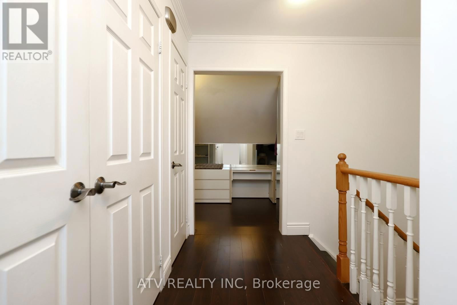 2523 GERRARD STREET EAST Image 19