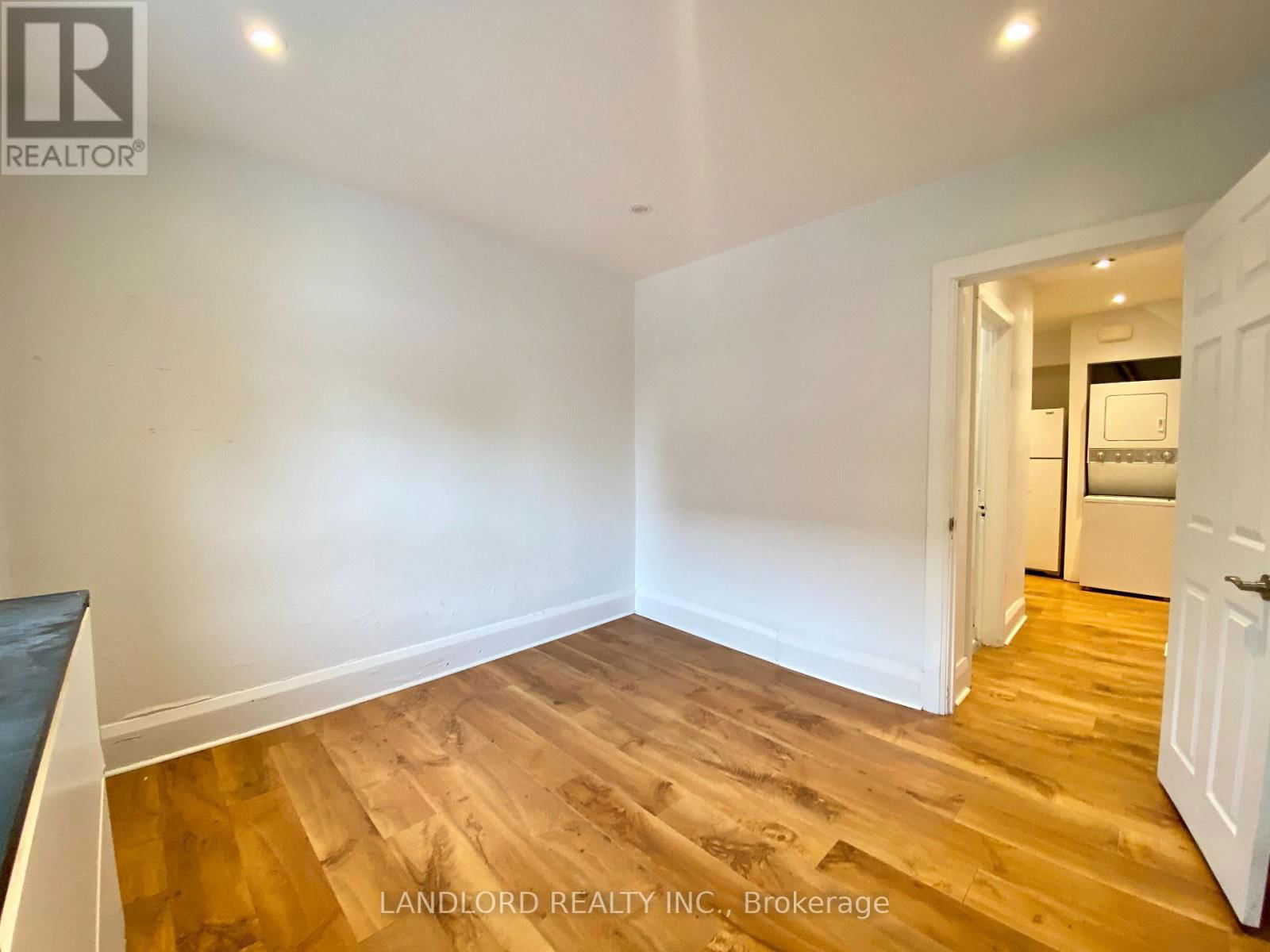 4 - 135 CHISHOLM AVENUE Image 9