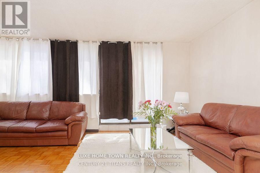 328 - 665 KENNEDY ROAD Image 14