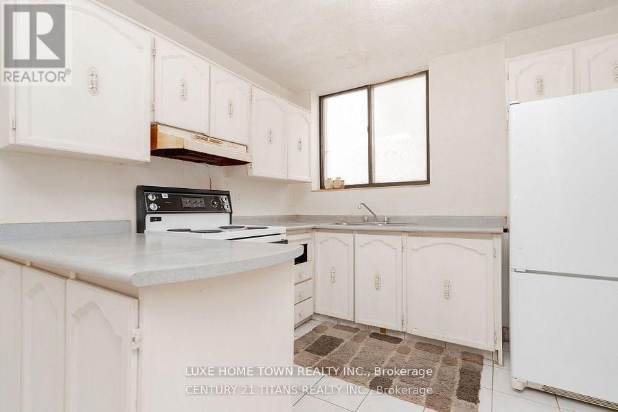 328 - 665 KENNEDY ROAD Image 19
