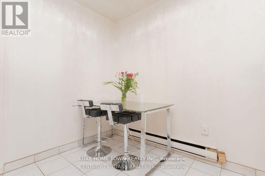 328 - 665 KENNEDY ROAD Image 21