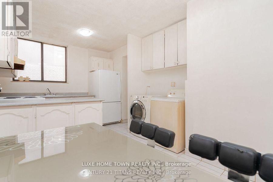 328 - 665 KENNEDY ROAD Image 23