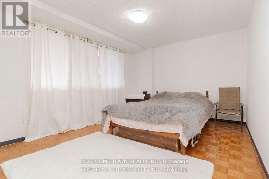 328 - 665 KENNEDY ROAD Image 27