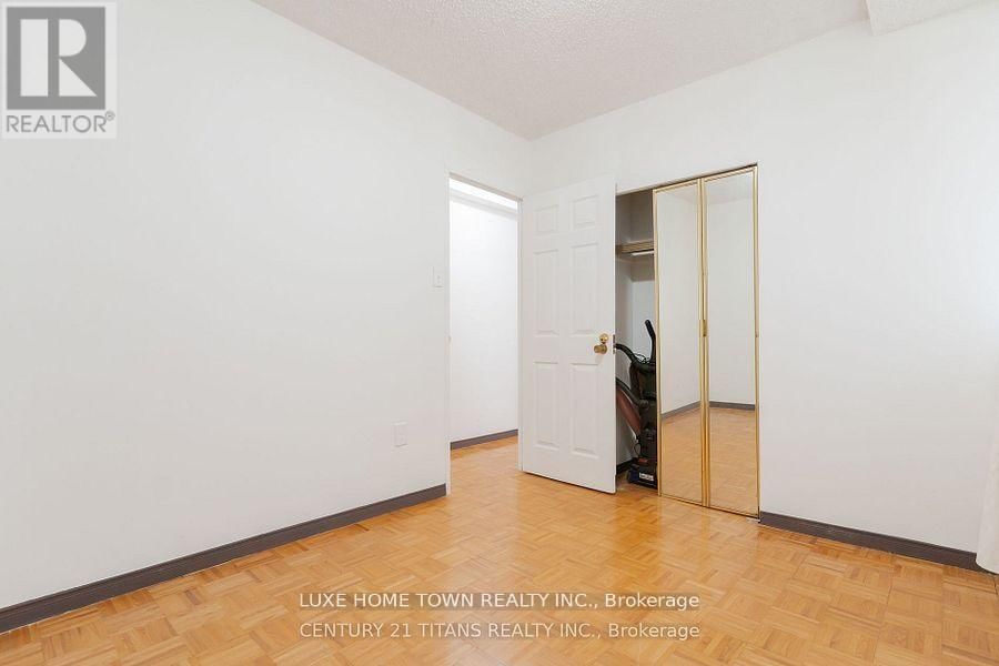 328 - 665 KENNEDY ROAD Image 31