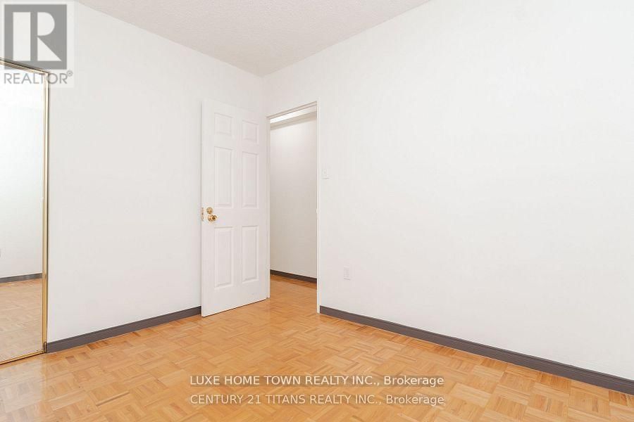 328 - 665 KENNEDY ROAD Image 33