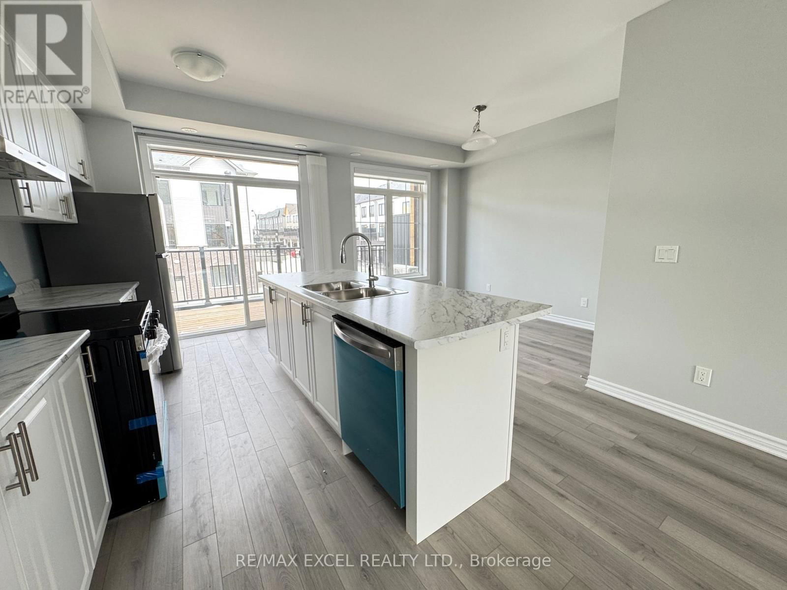 1066 DYAS AVENUE Image 10