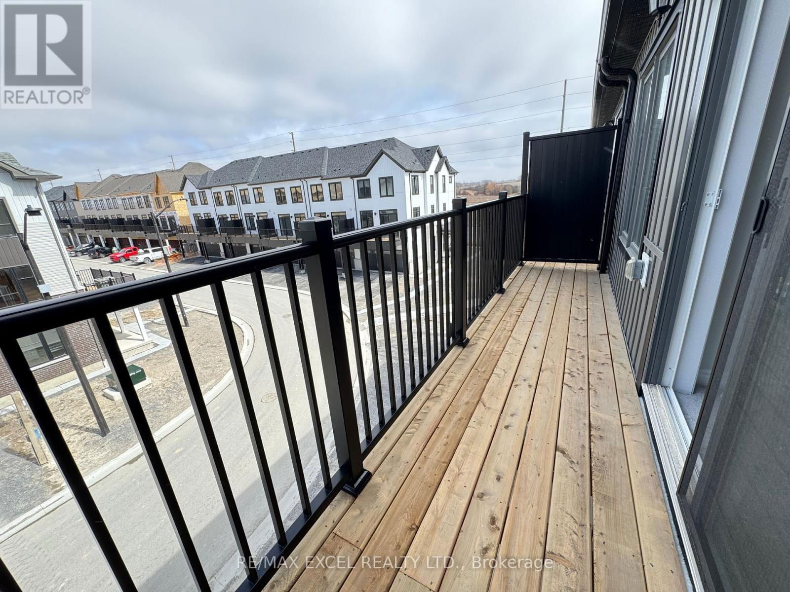 1066 DYAS AVENUE Image 14