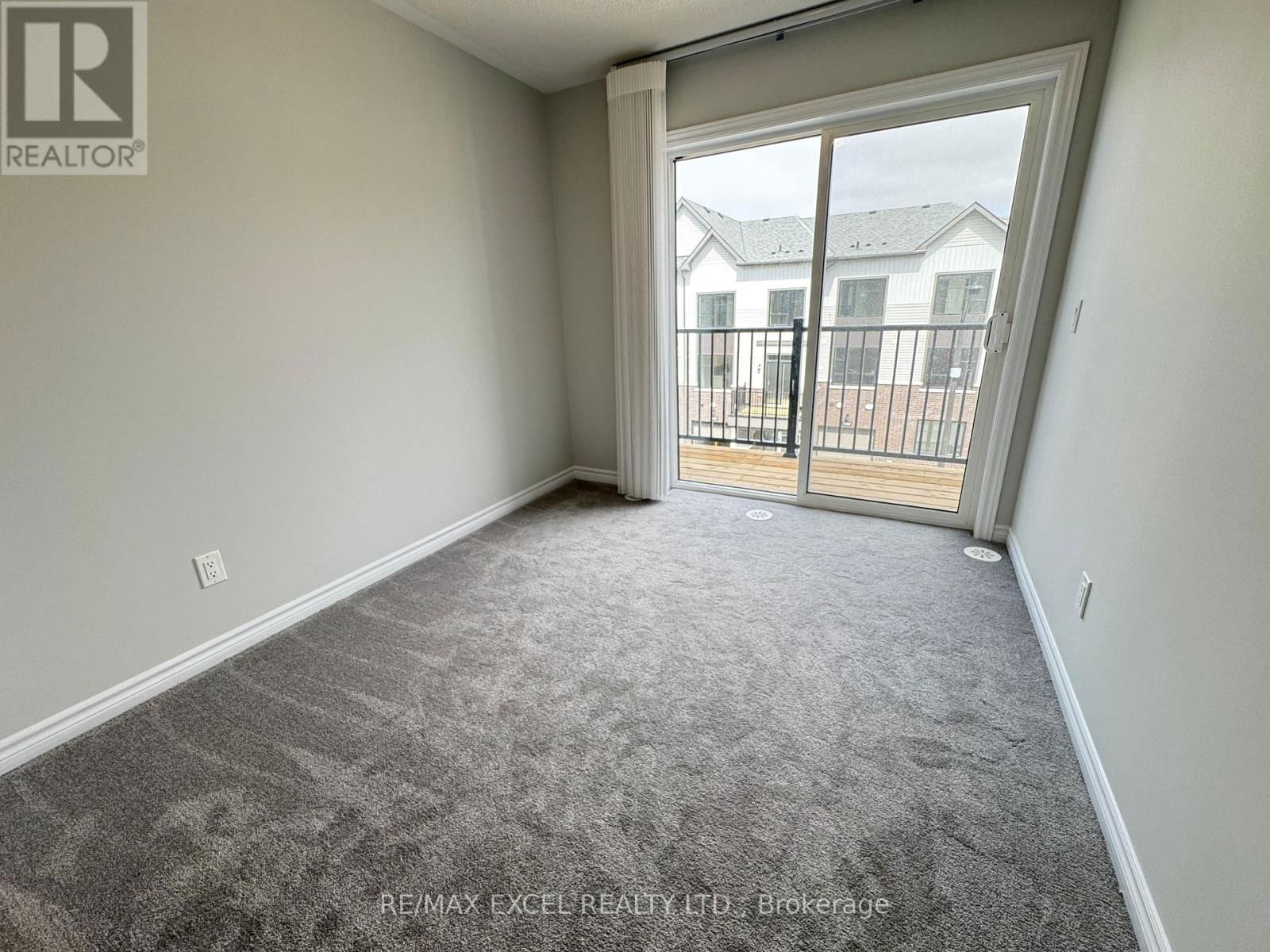 1066 DYAS AVENUE Image 16