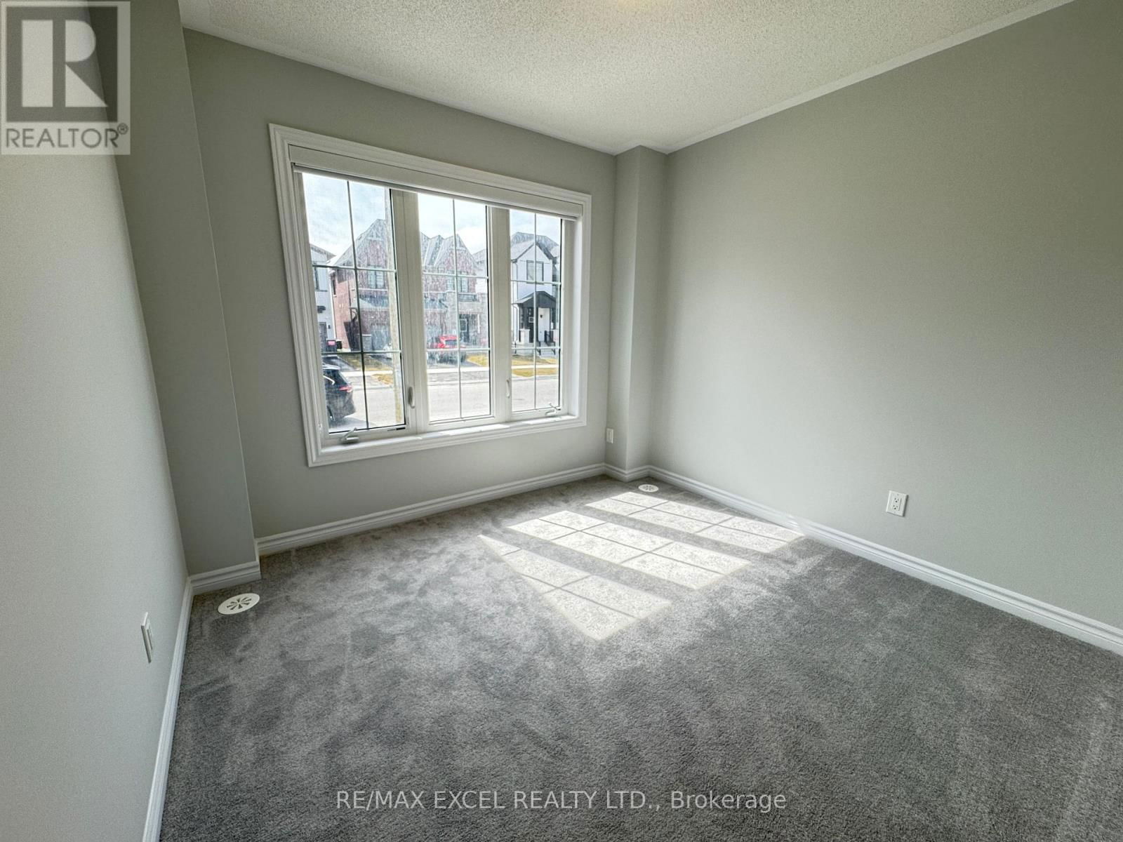 1066 DYAS AVENUE Image 18