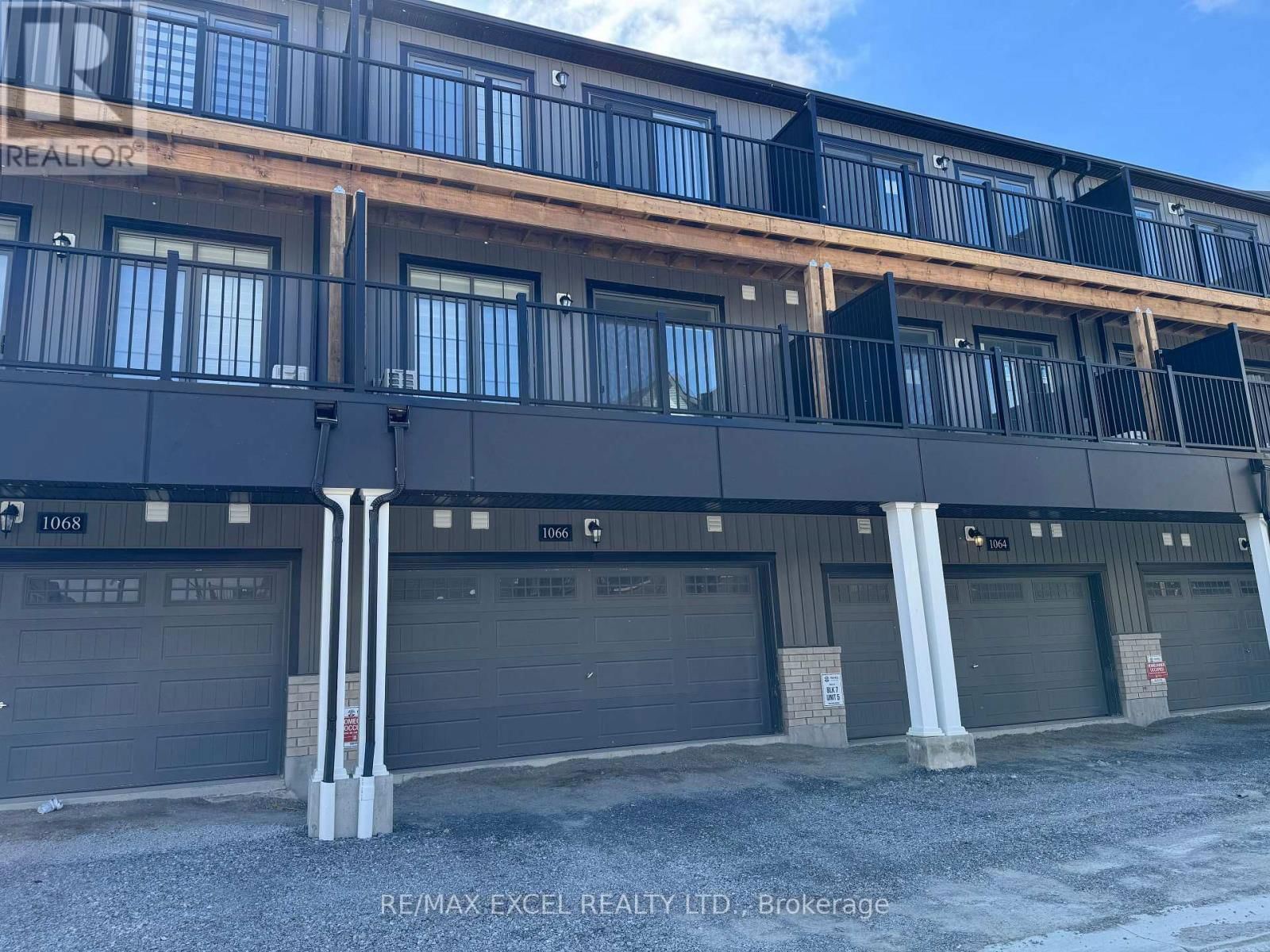 1066 DYAS AVENUE Image 21