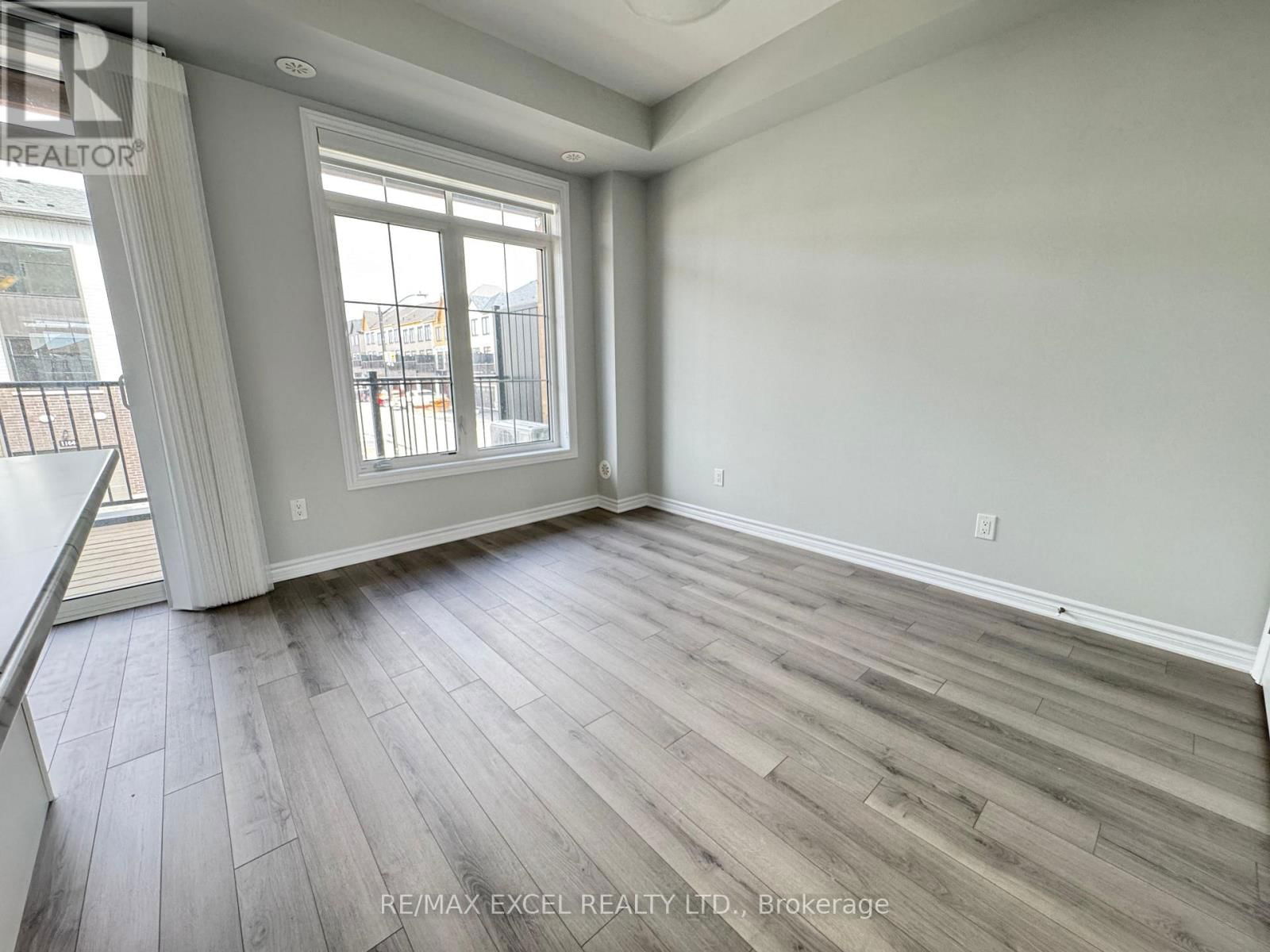 1066 DYAS AVENUE Image 6