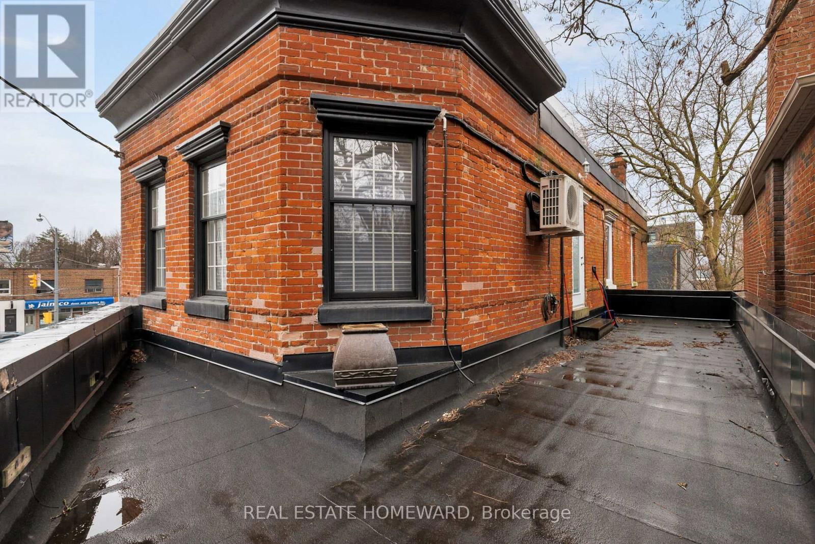6 MAIN STREET Image 18