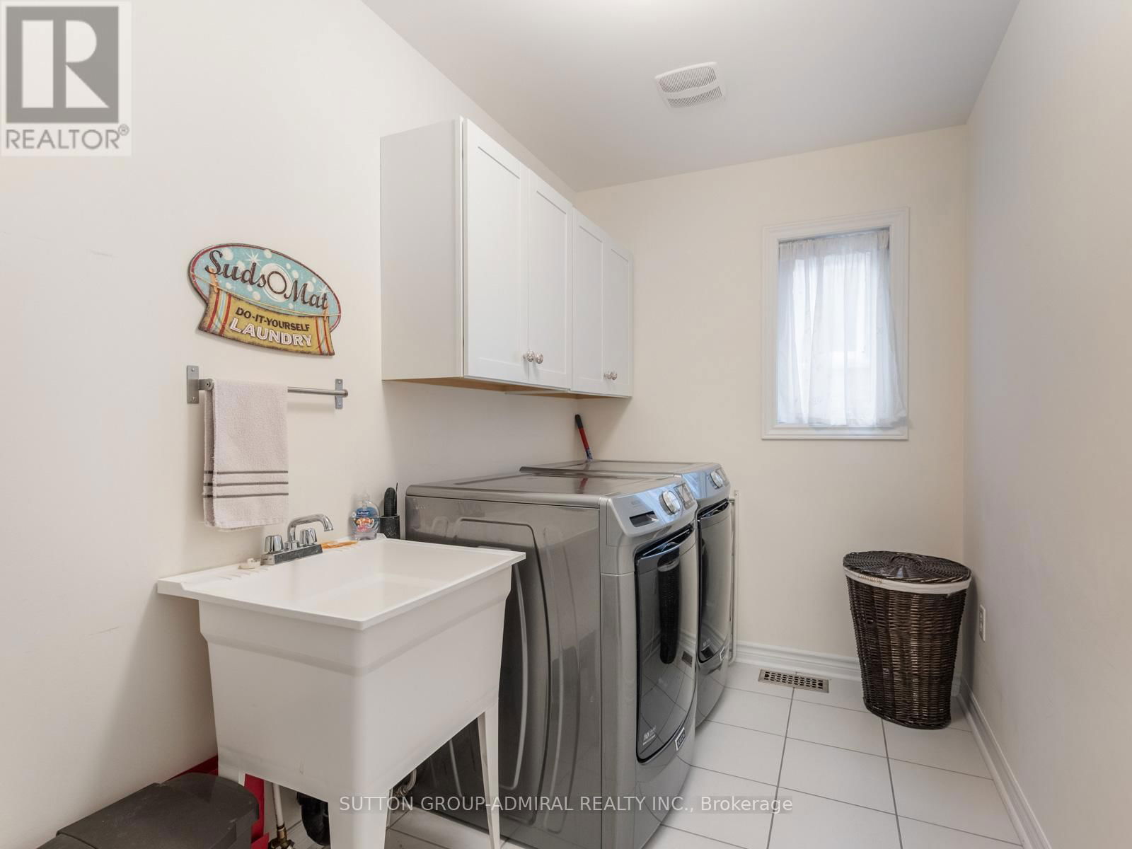 876 WILLIAM LEE AVE Image 27
