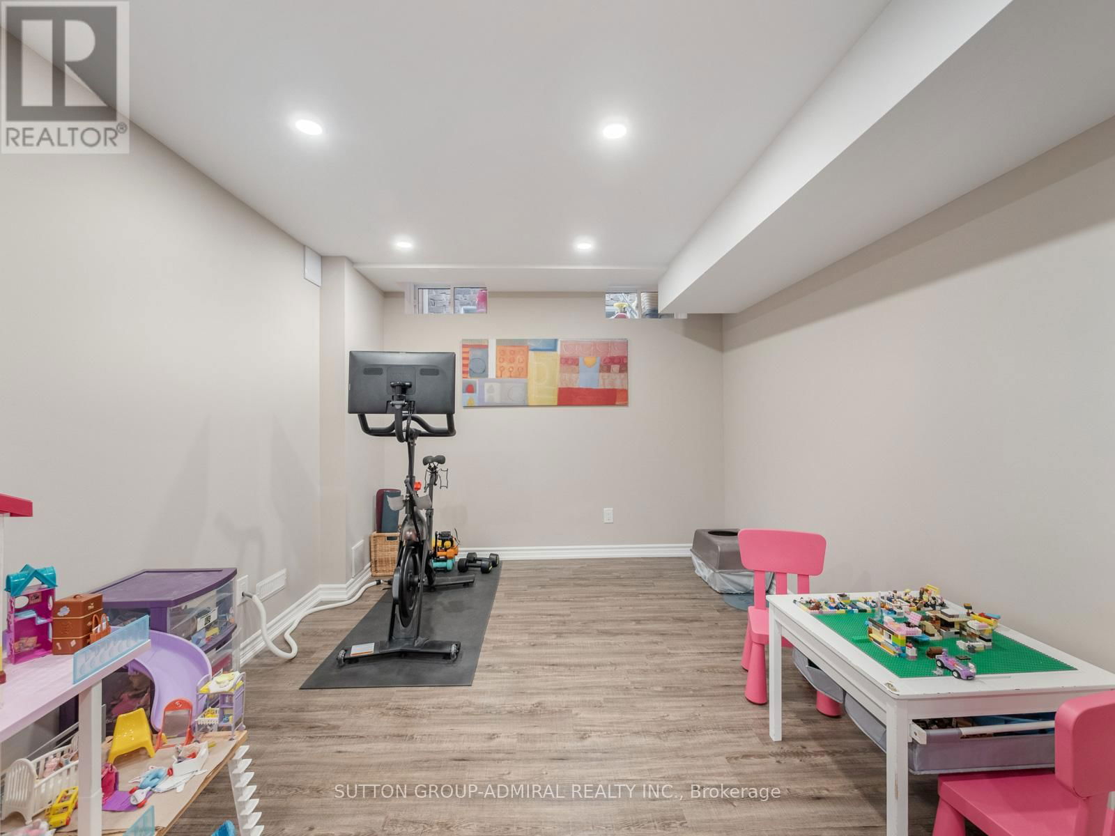 876 WILLIAM LEE AVE Image 32
