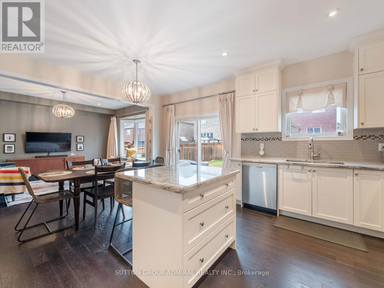 876 WILLIAM LEE AVE Image 7