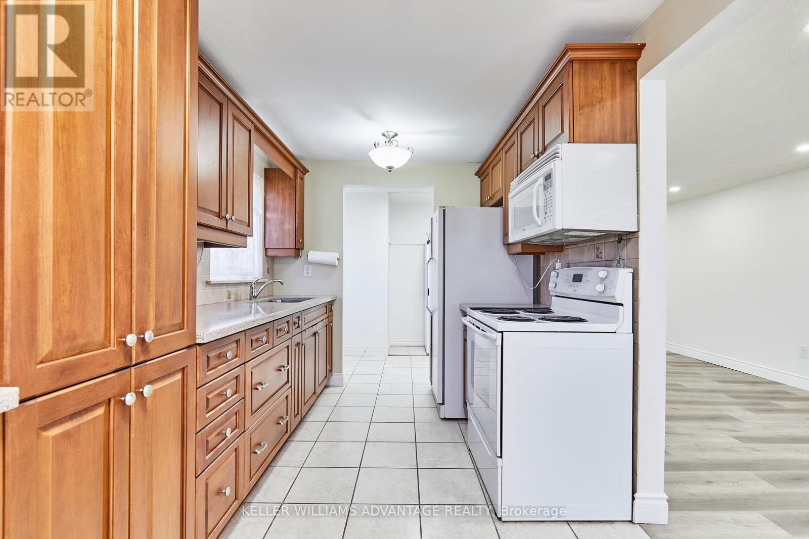 Unit A - 23 PARSELL SQUARE Image 5