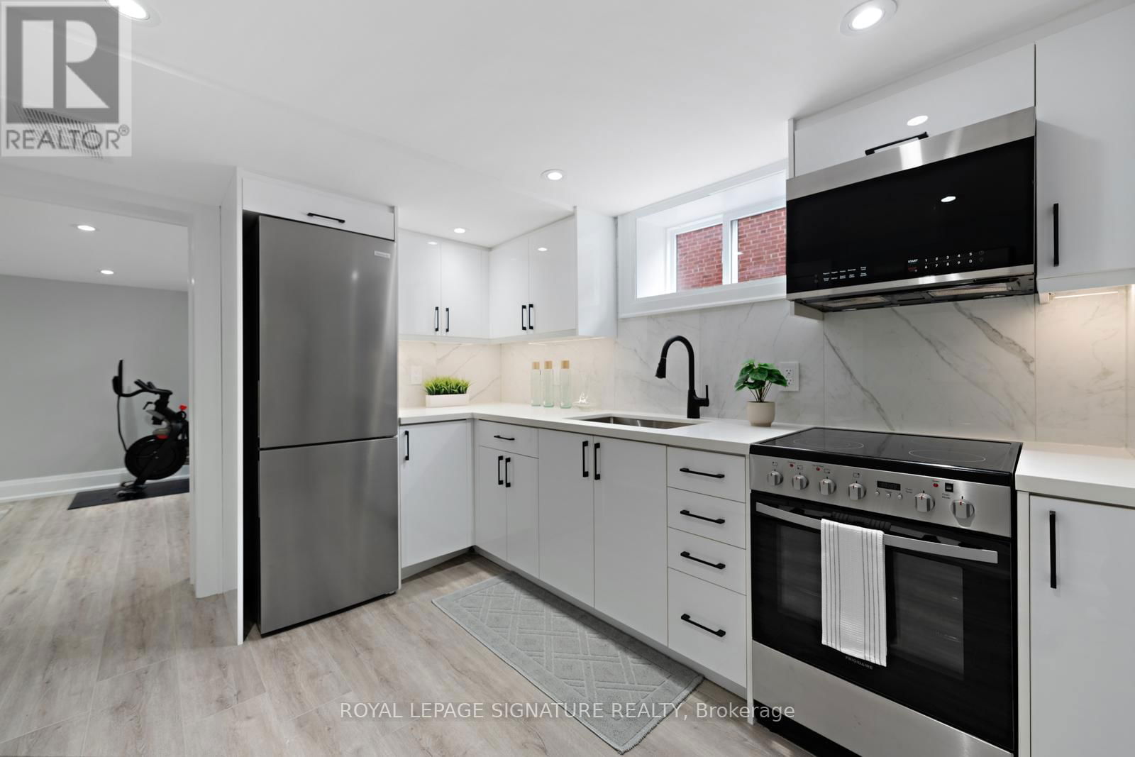 25 ELMONT DRIVE Image 35