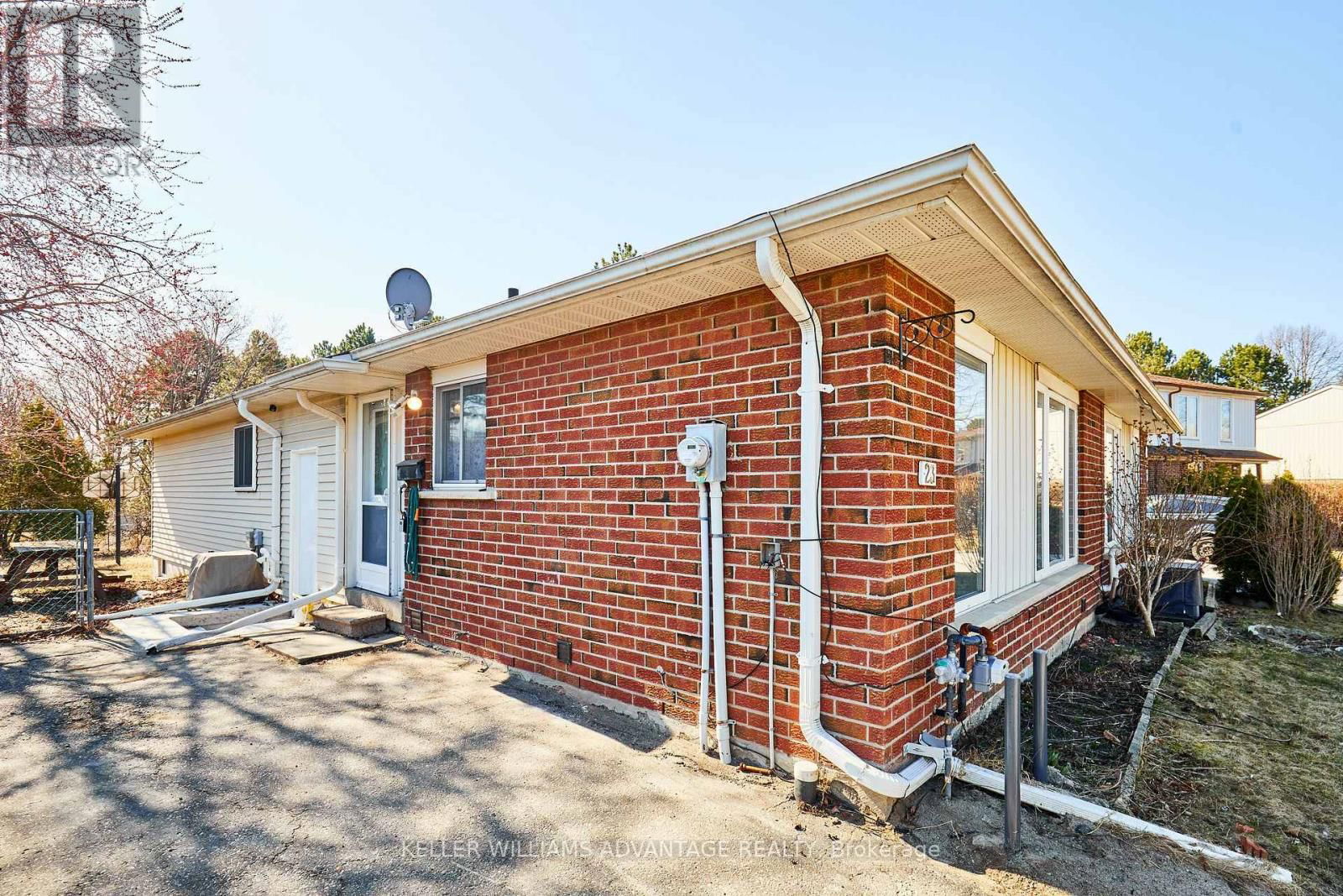 Unit B - 23 PARSELL SQUARE Image 15
