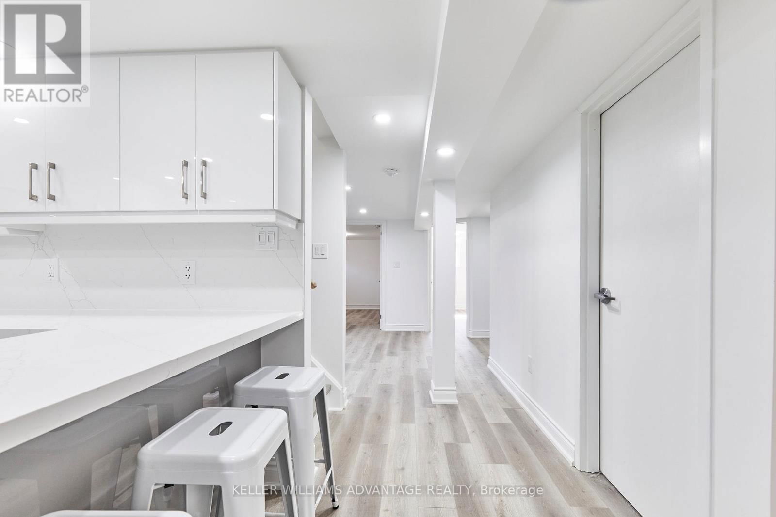 Unit B - 23 PARSELL SQUARE Image 6