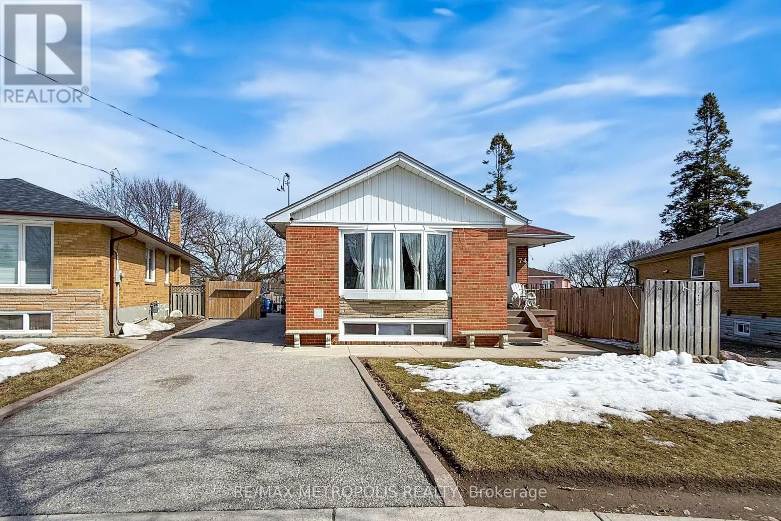 74 WANTANOPA CRESCENT Image 1