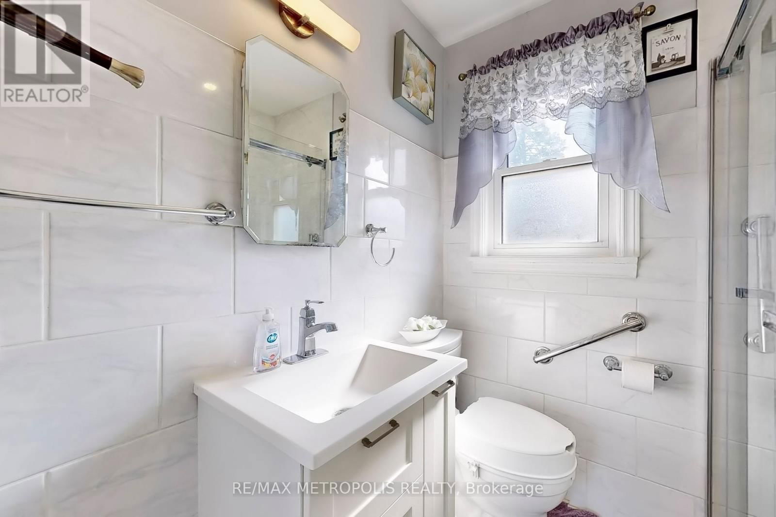 74 WANTANOPA CRESCENT Image 13