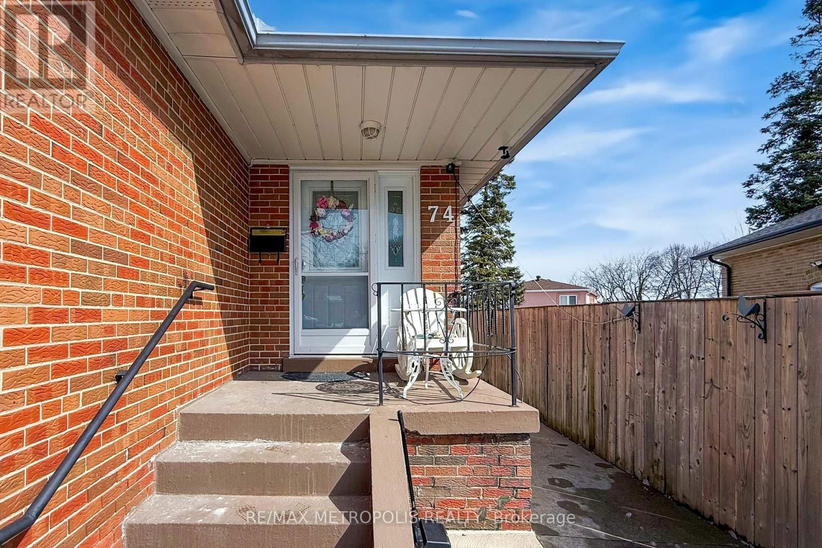 74 WANTANOPA CRESCENT Image 3