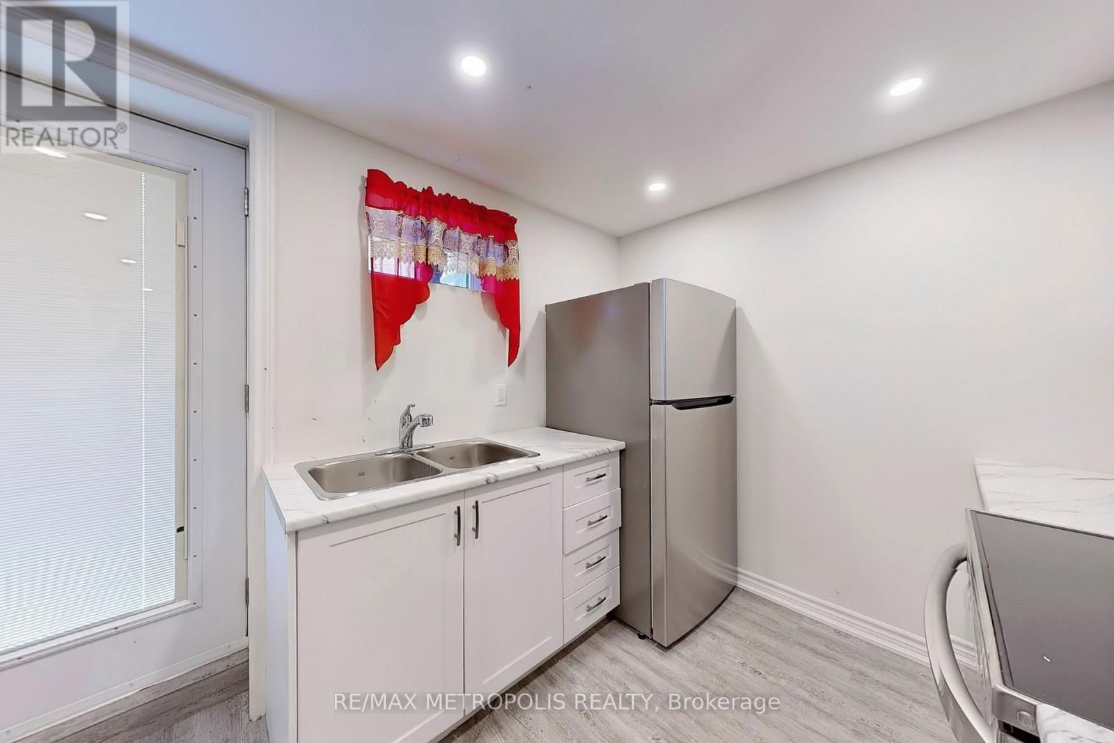 74 WANTANOPA CRESCENT Image 32