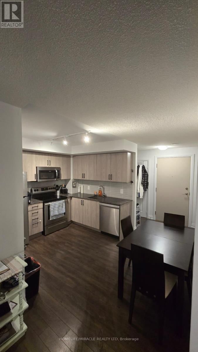 225 - 20 MEADOWGLEN PLACE Image 8