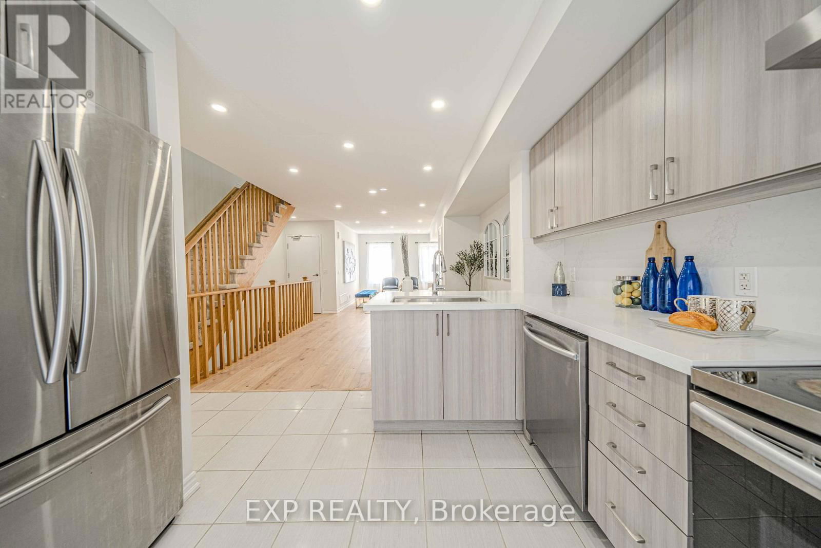 10 - 2500 HILL RISE COURT Image 11