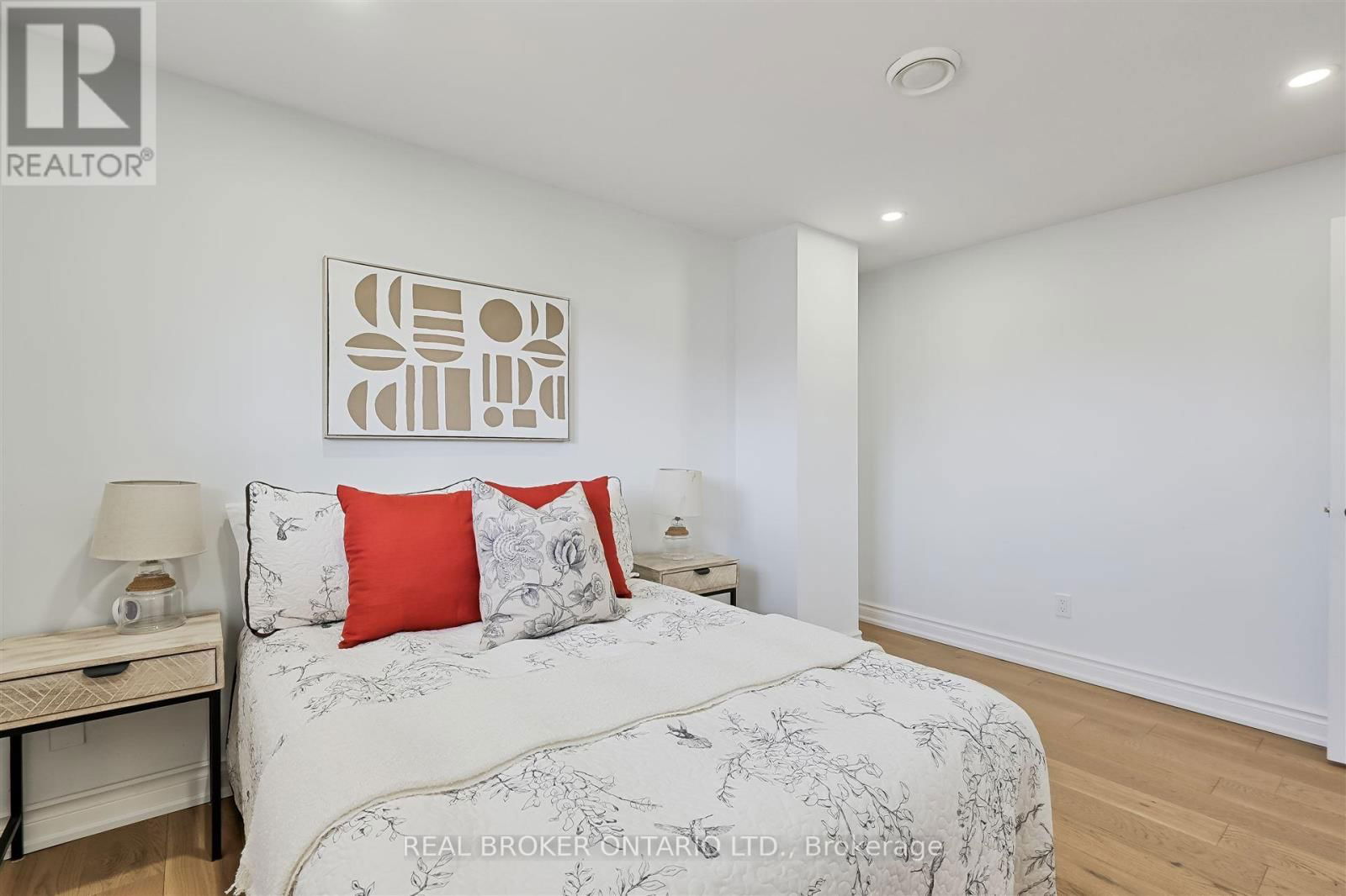 778 ASHLEY COURT Image 18