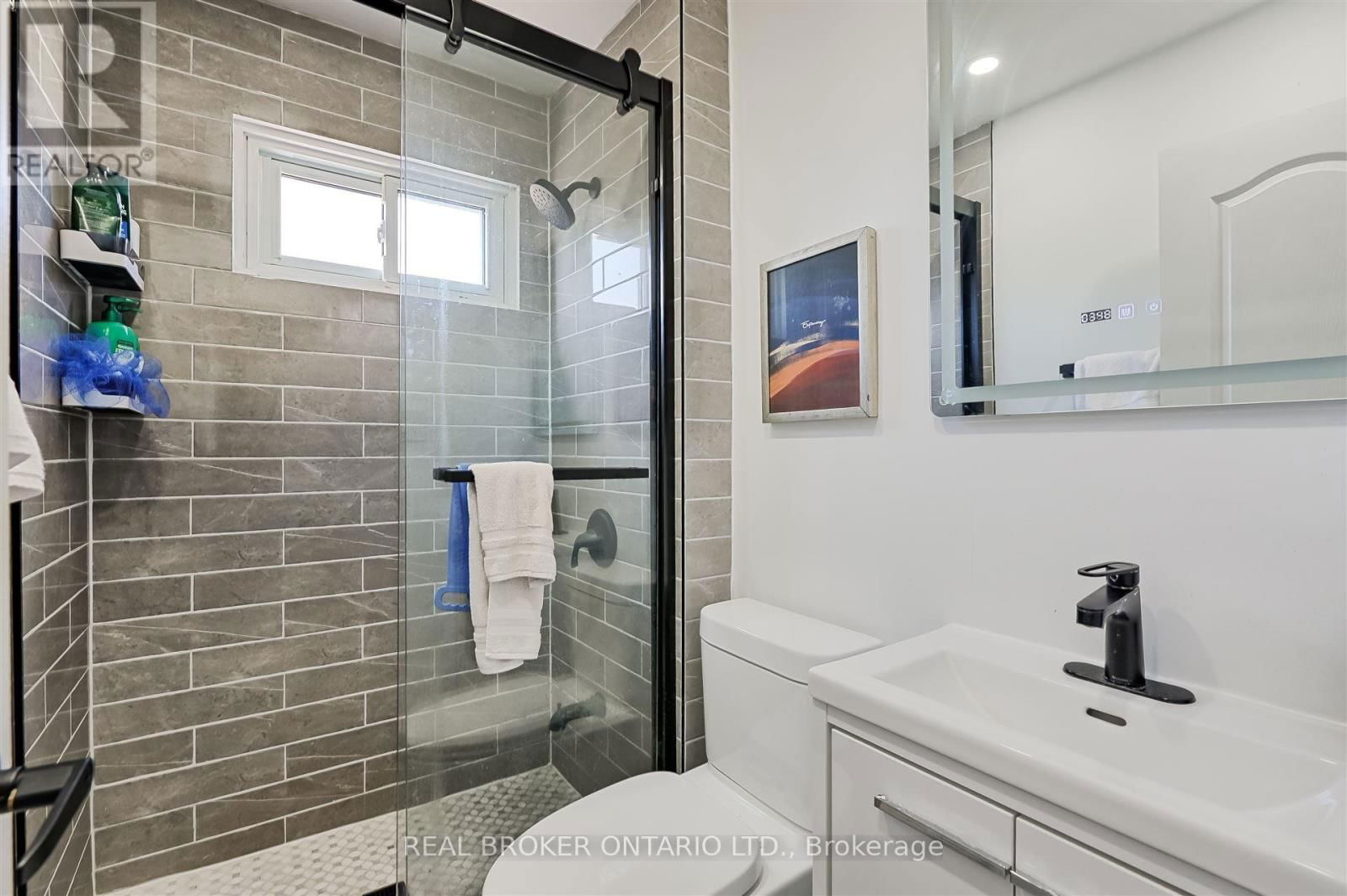 778 ASHLEY COURT Image 22