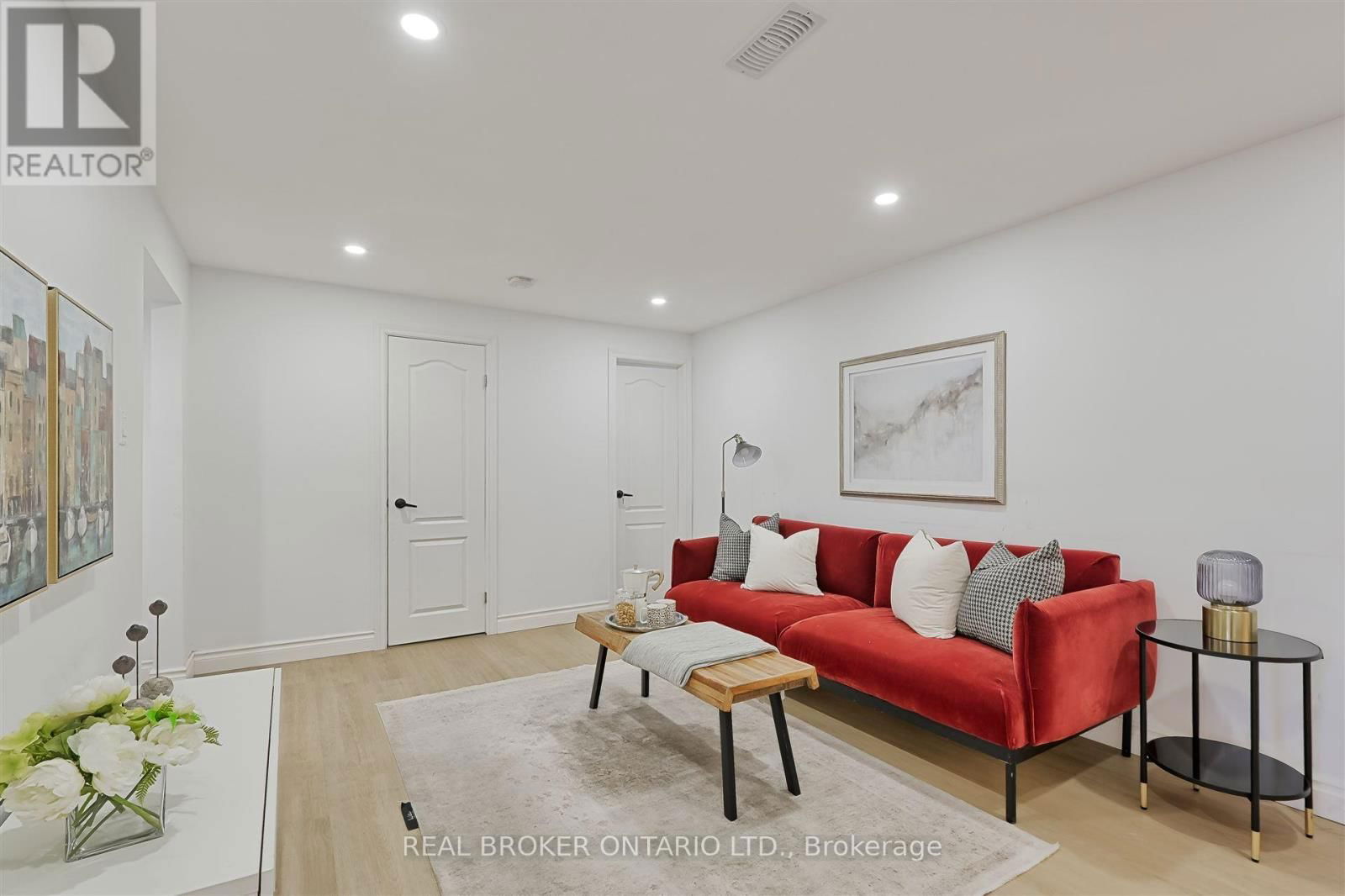 778 ASHLEY COURT Image 25