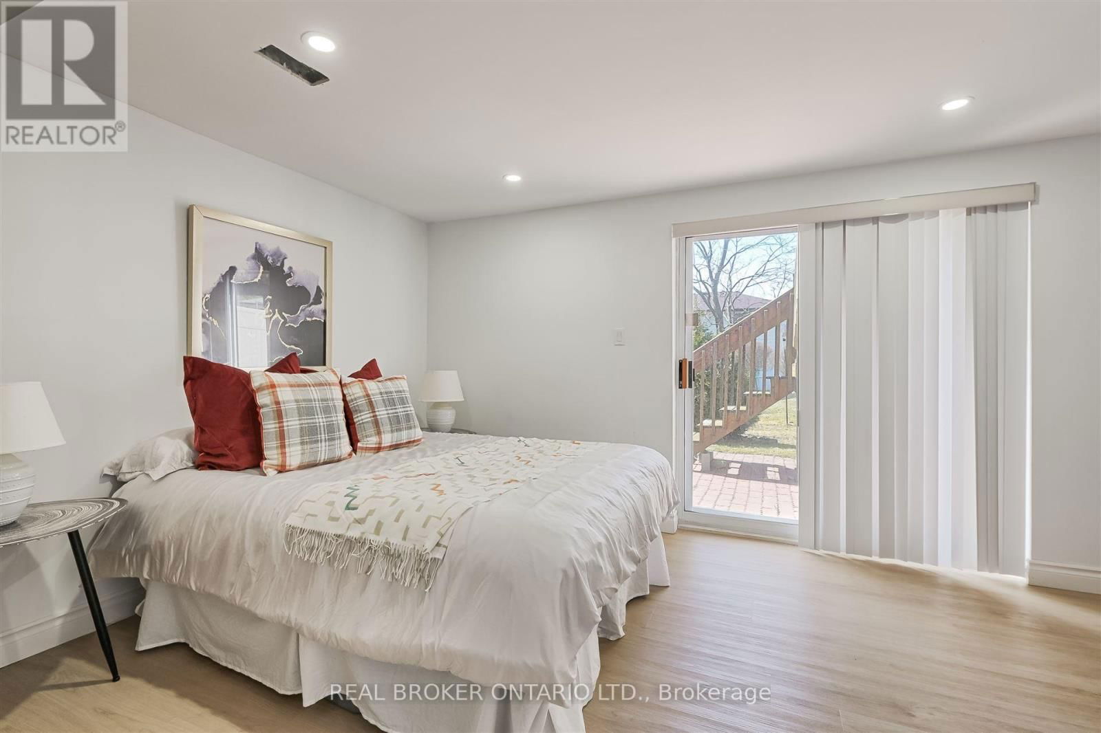 778 ASHLEY COURT Image 28
