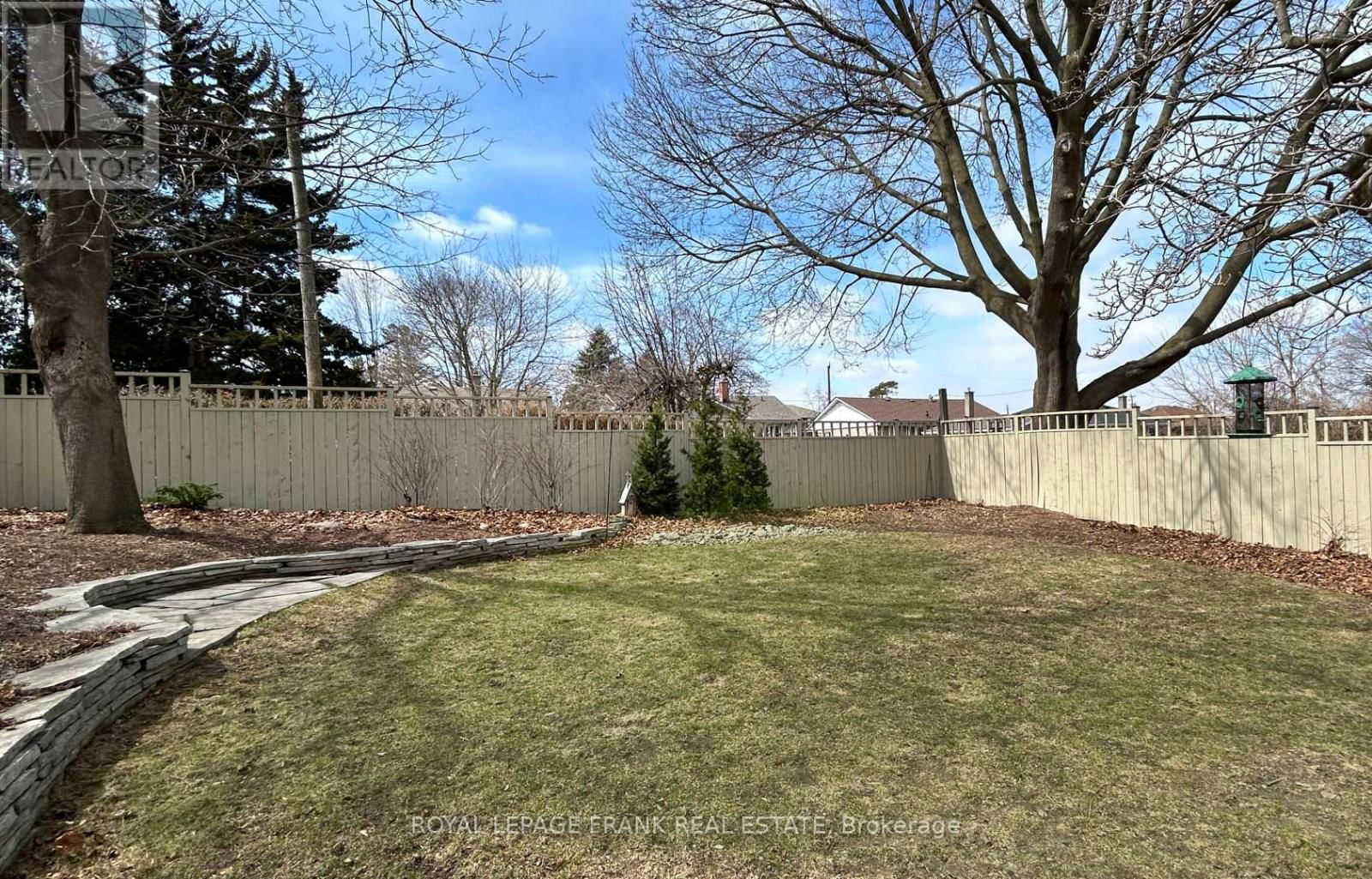 600 CENTRE STREET NORTH Image 37