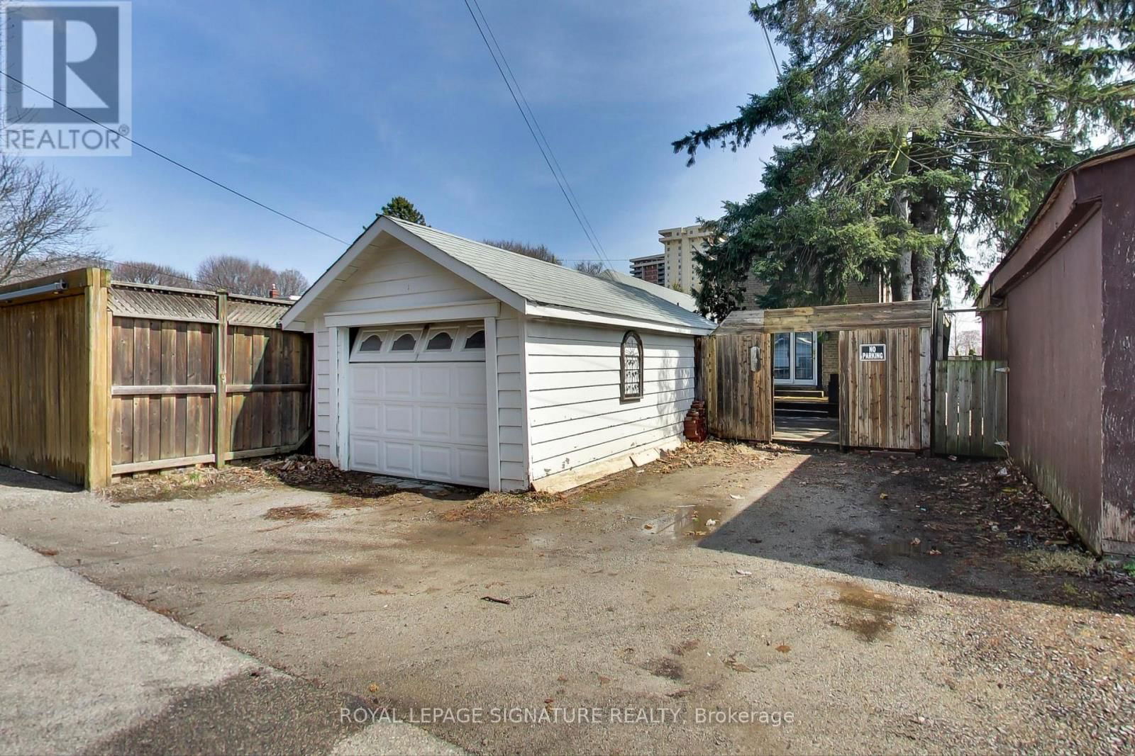 4 BRYANT AVENUE Image 25