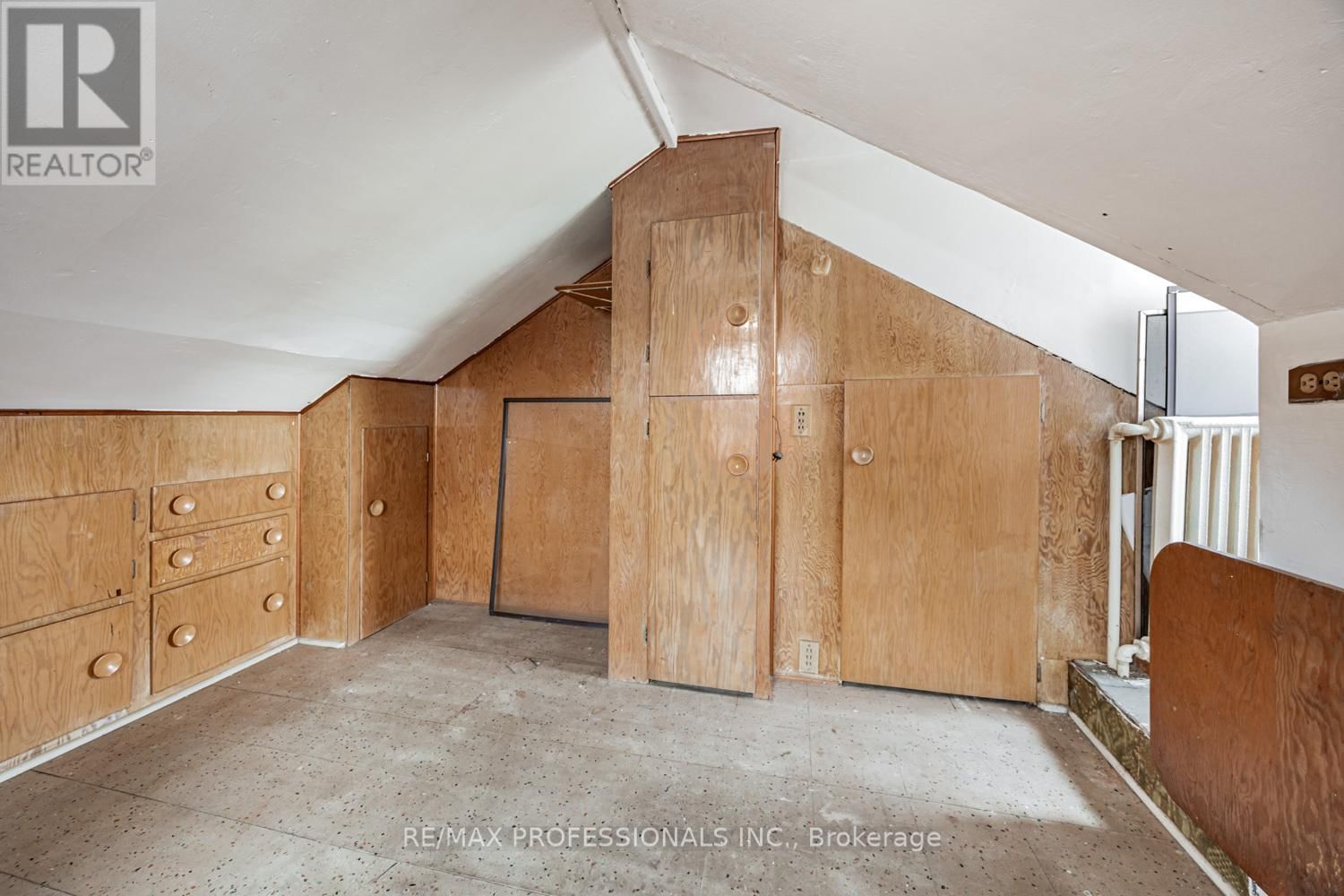 68 MCDONALD AVENUE Image 13