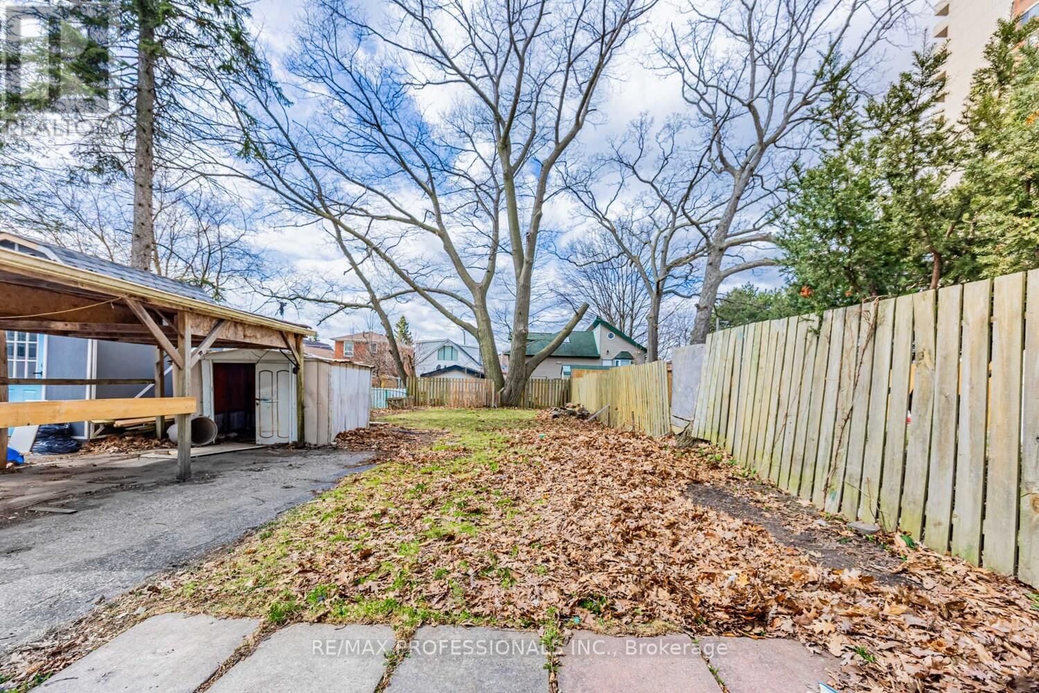 68 MCDONALD AVENUE Image 18