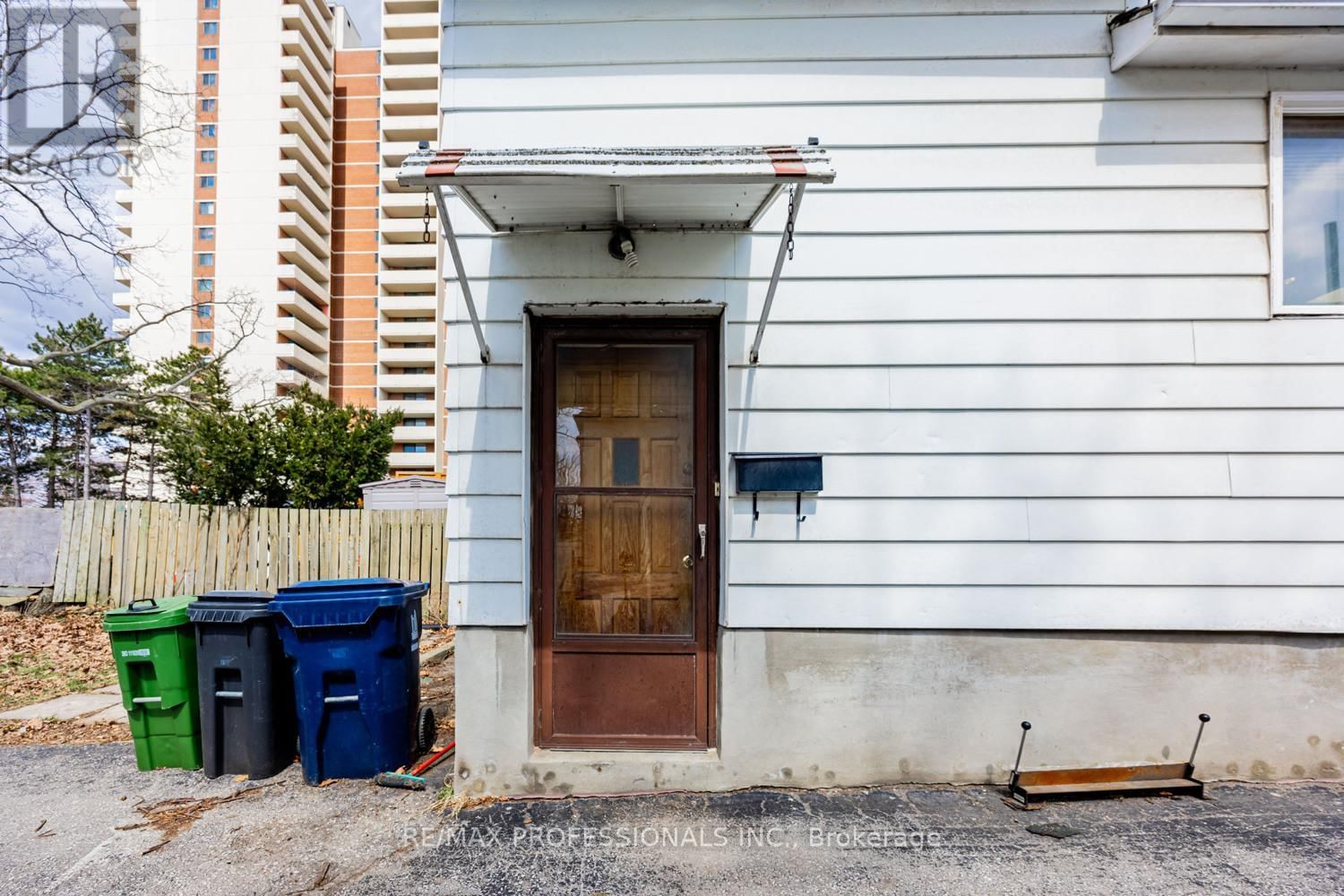 68 MCDONALD AVENUE Image 25