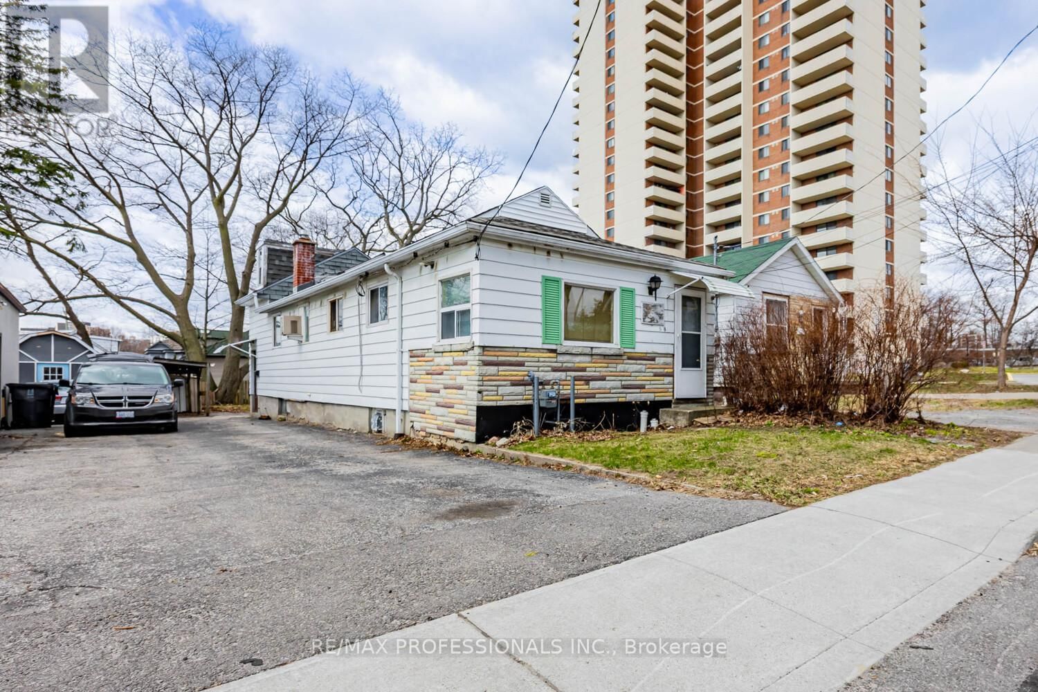68 MCDONALD AVENUE Image 4