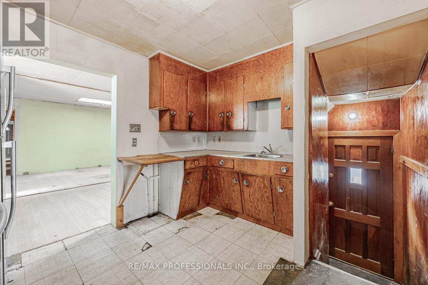 68 MCDONALD AVENUE Image 8
