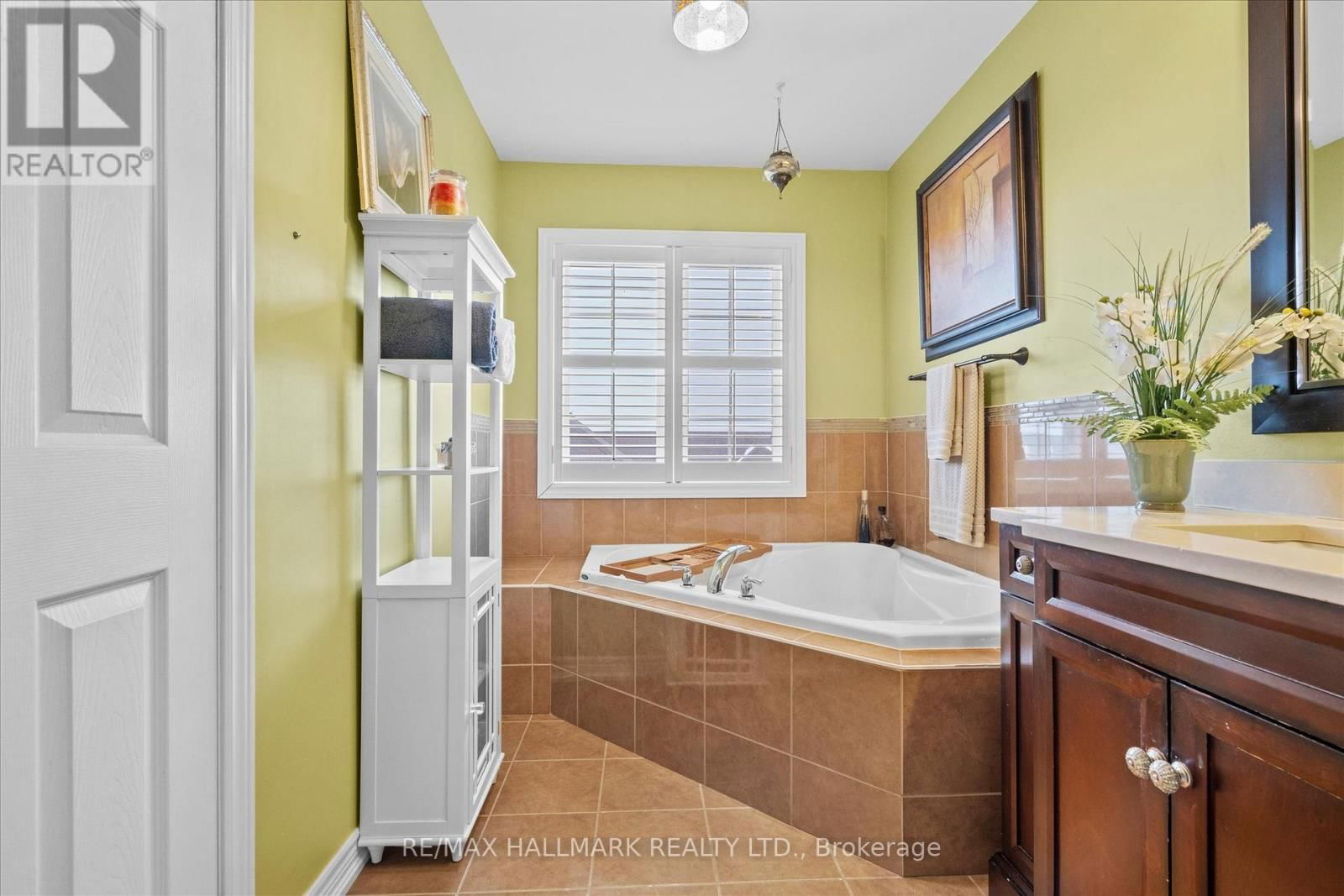 3358C KINGSTON ROAD Image 37