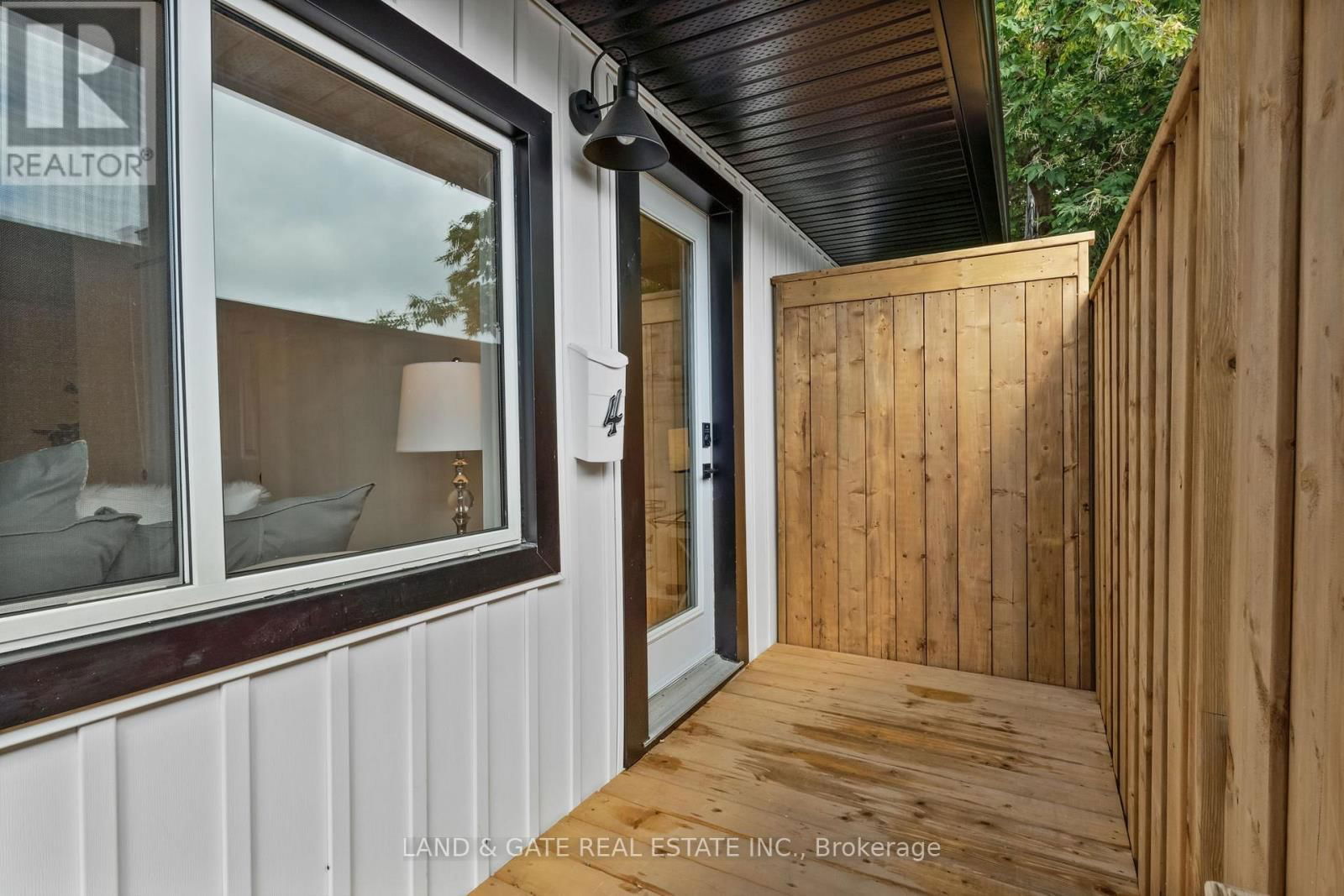 4 - 477 MONTRAVE AVENUE Image 1