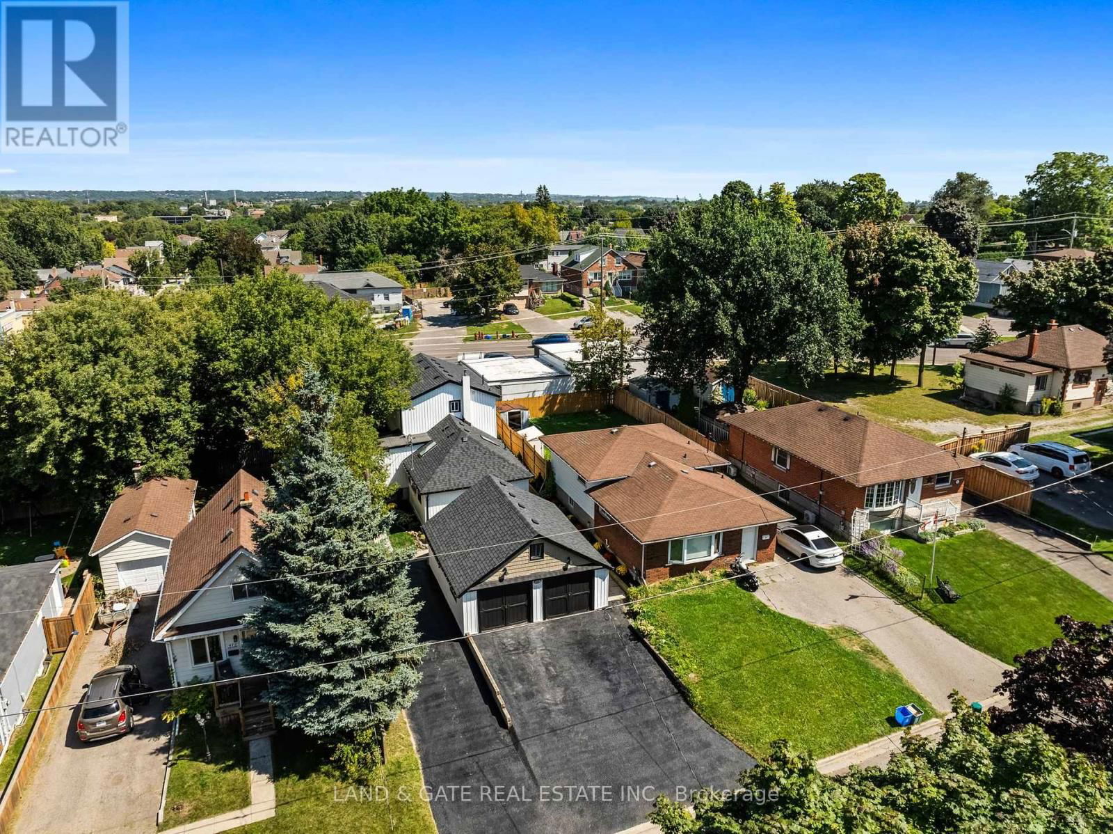 4 - 477 MONTRAVE AVENUE Image 16
