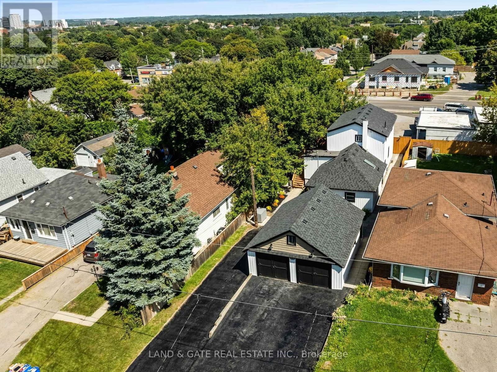 4 - 477 MONTRAVE AVENUE Image 17