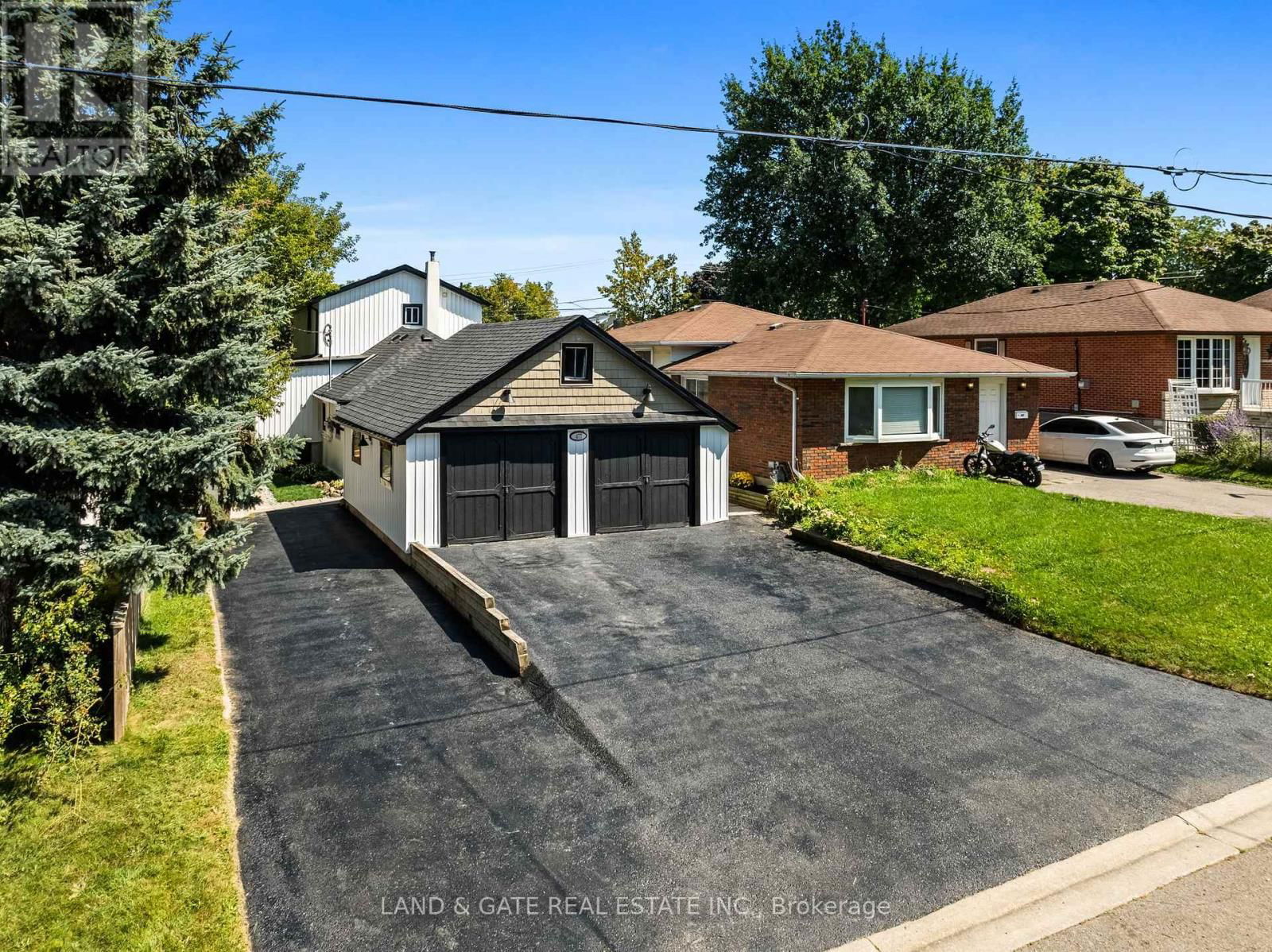 4 - 477 MONTRAVE AVENUE Image 19