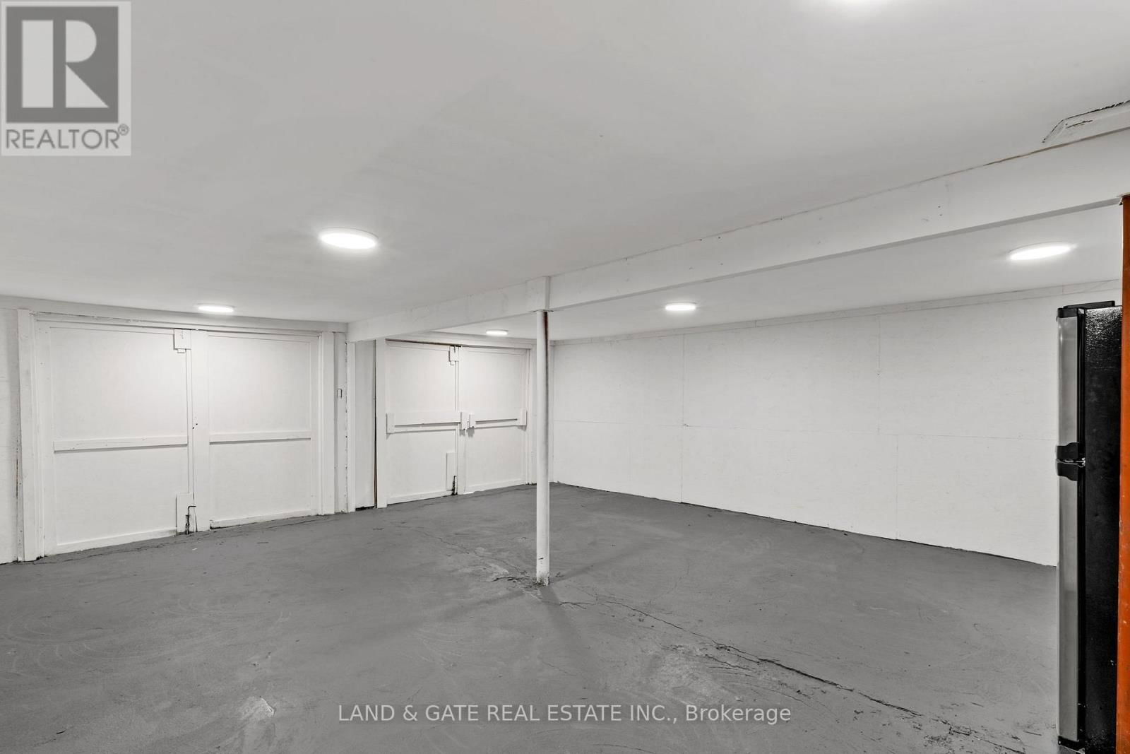4 - 477 MONTRAVE AVENUE Image 29