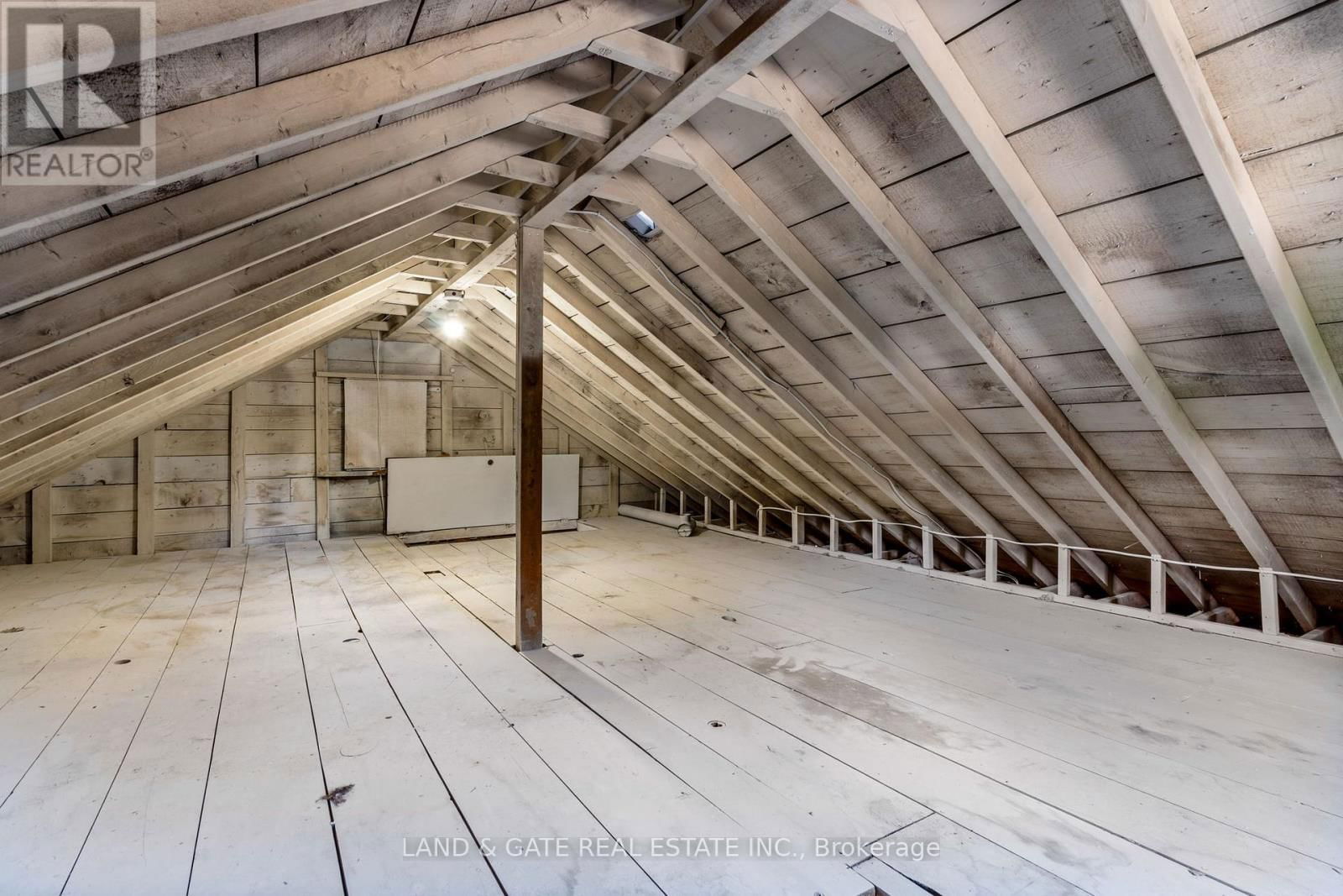 4 - 477 MONTRAVE AVENUE Image 32