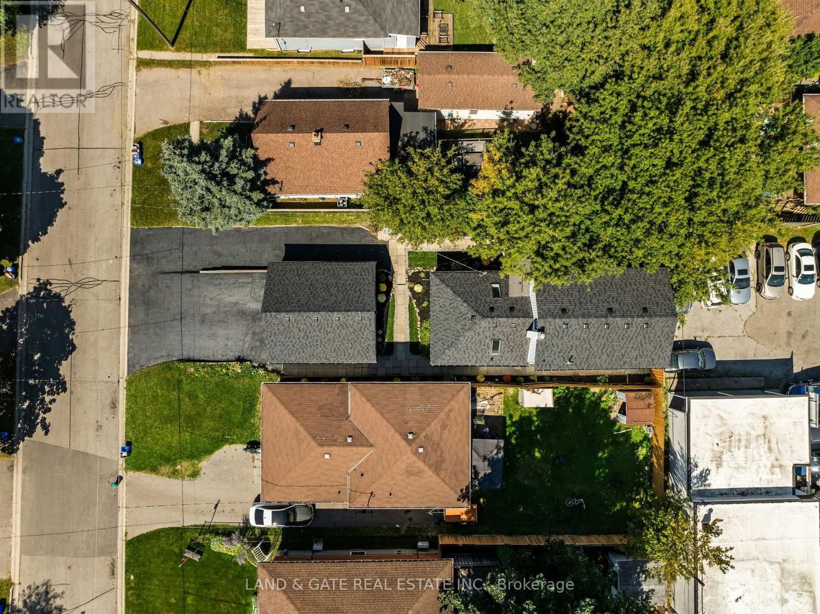 4 - 477 MONTRAVE AVENUE Image 36