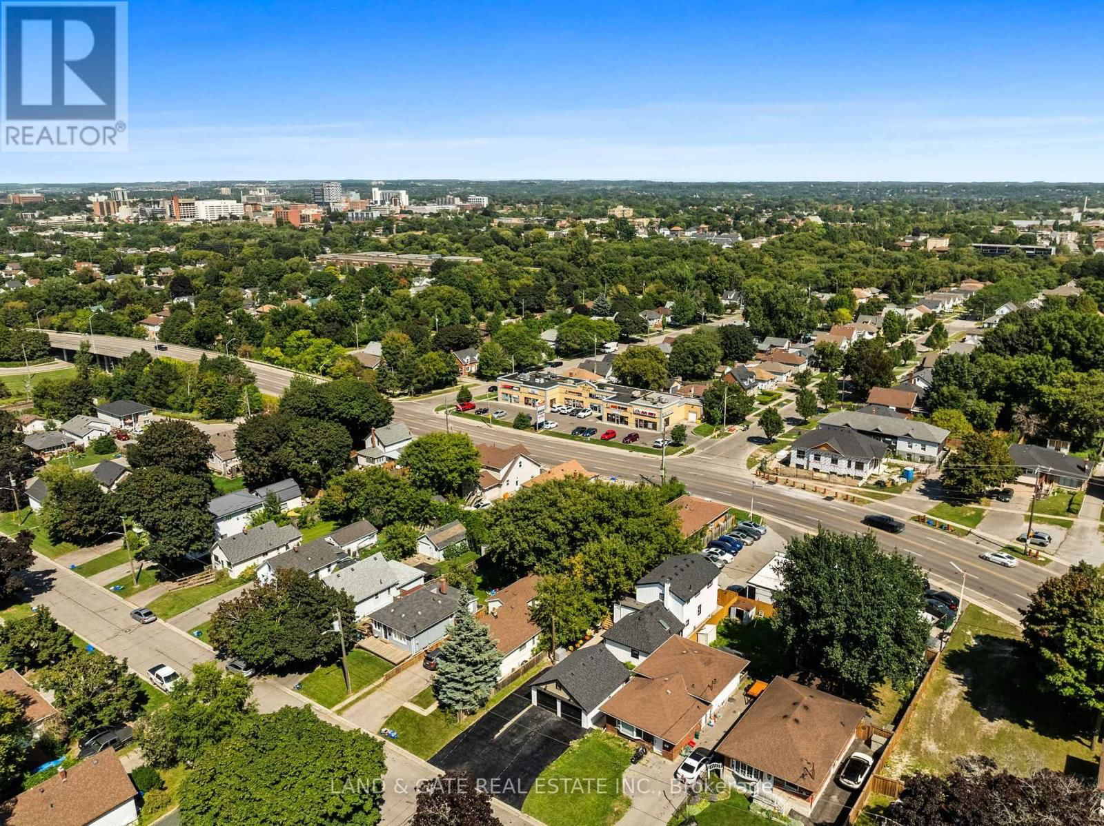 4 - 477 MONTRAVE AVENUE Image 38