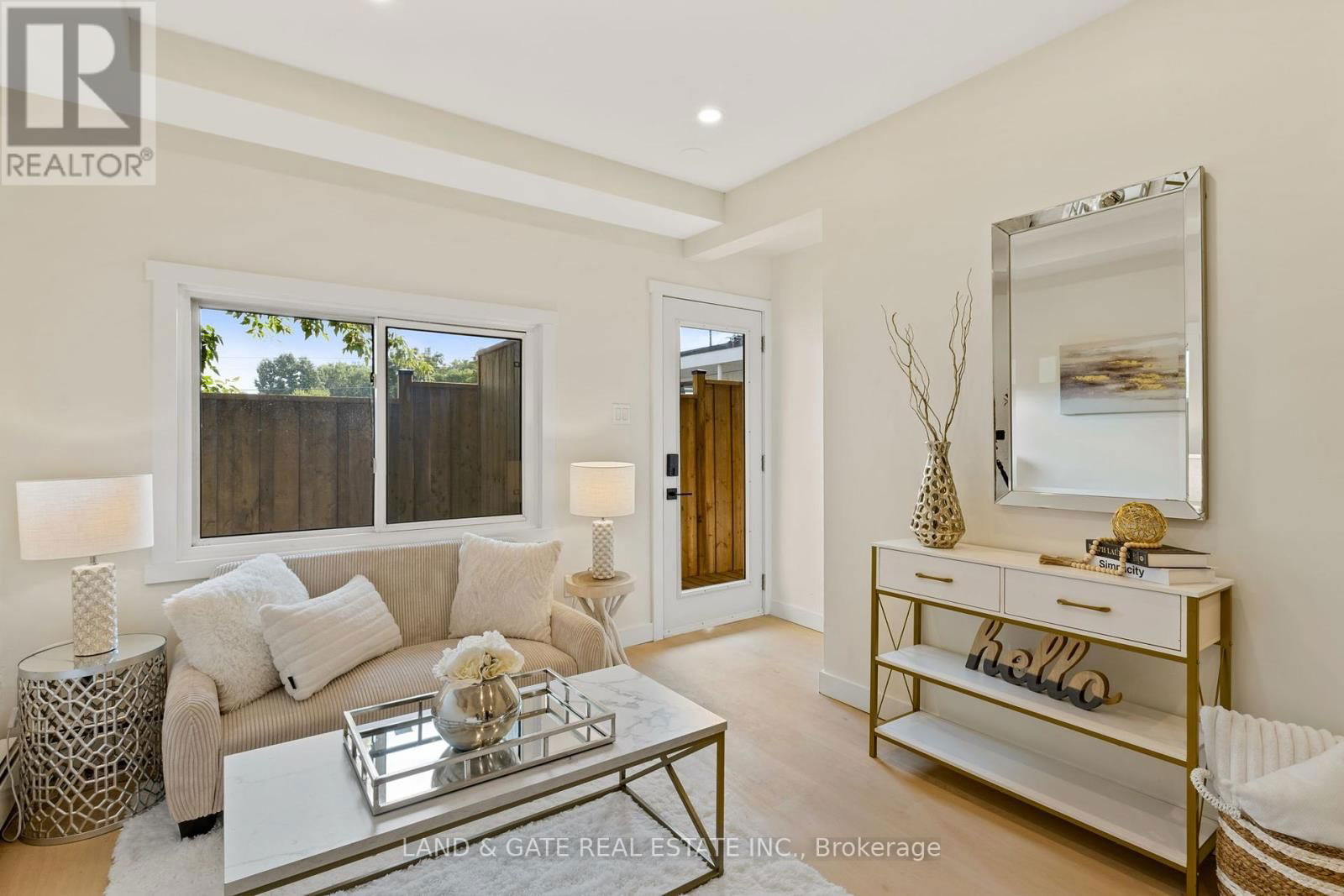 4 - 477 MONTRAVE AVENUE Image 4